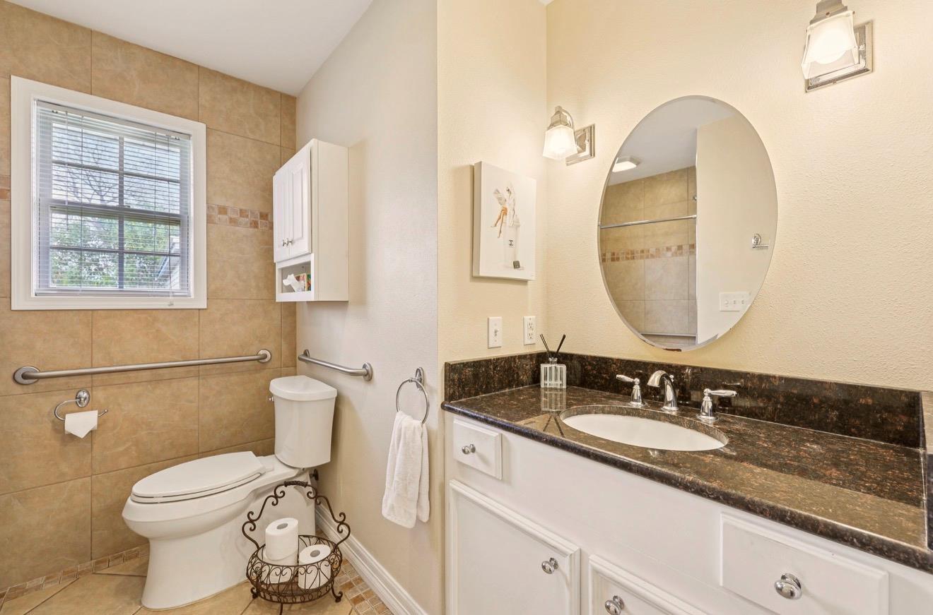 803 E 3rd St, Georgetown, TX 78626