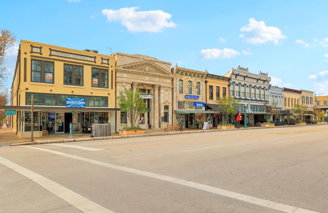 803 E 3rd St, Georgetown, TX 78626