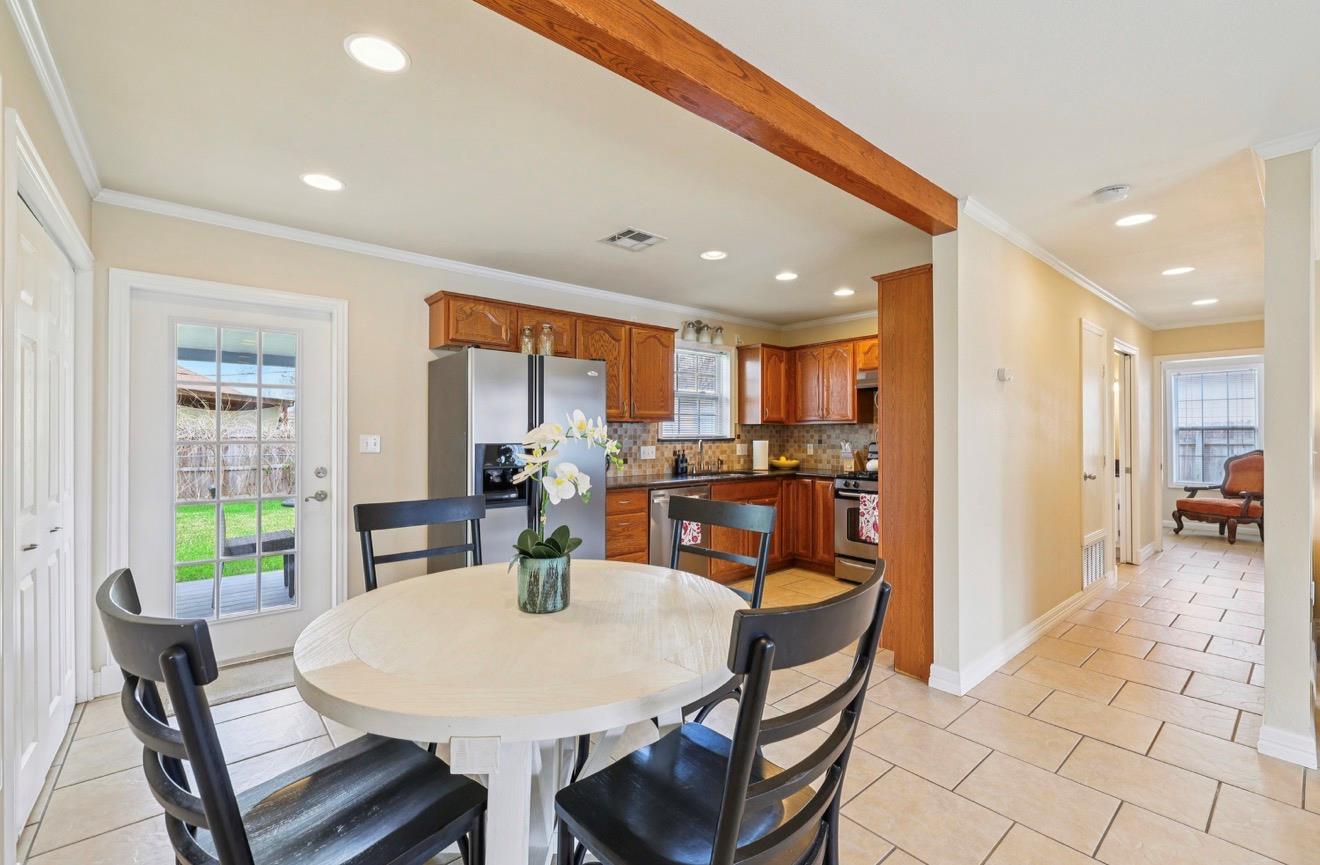 803 E 3rd St, Georgetown, TX 78626