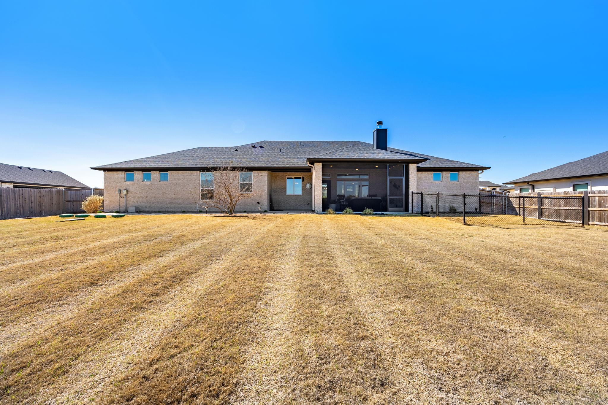 1110 Northcross Dr, Salado, TX 76571