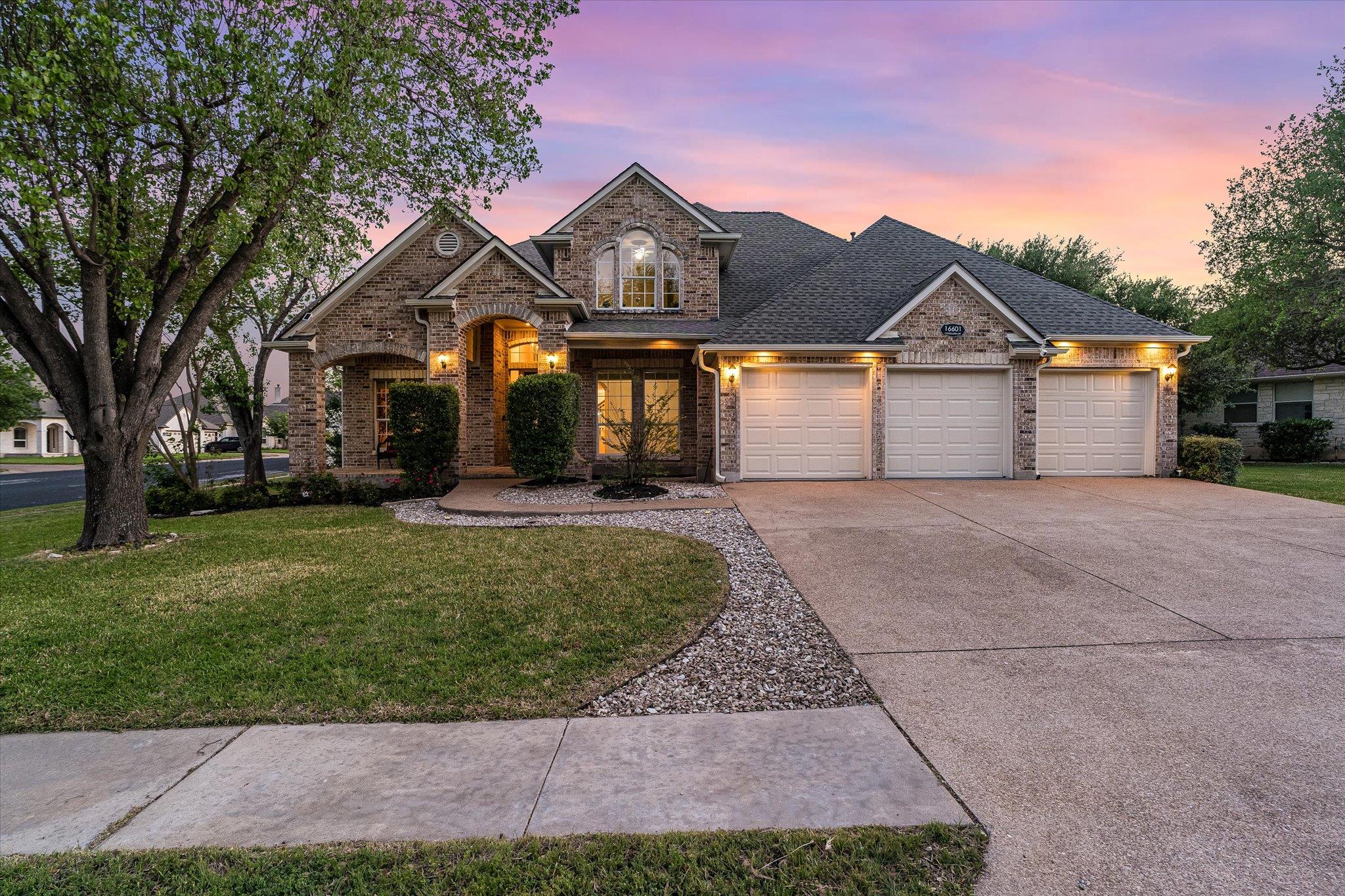 16601 Cordillera Dr, Round Rock, TX 78681