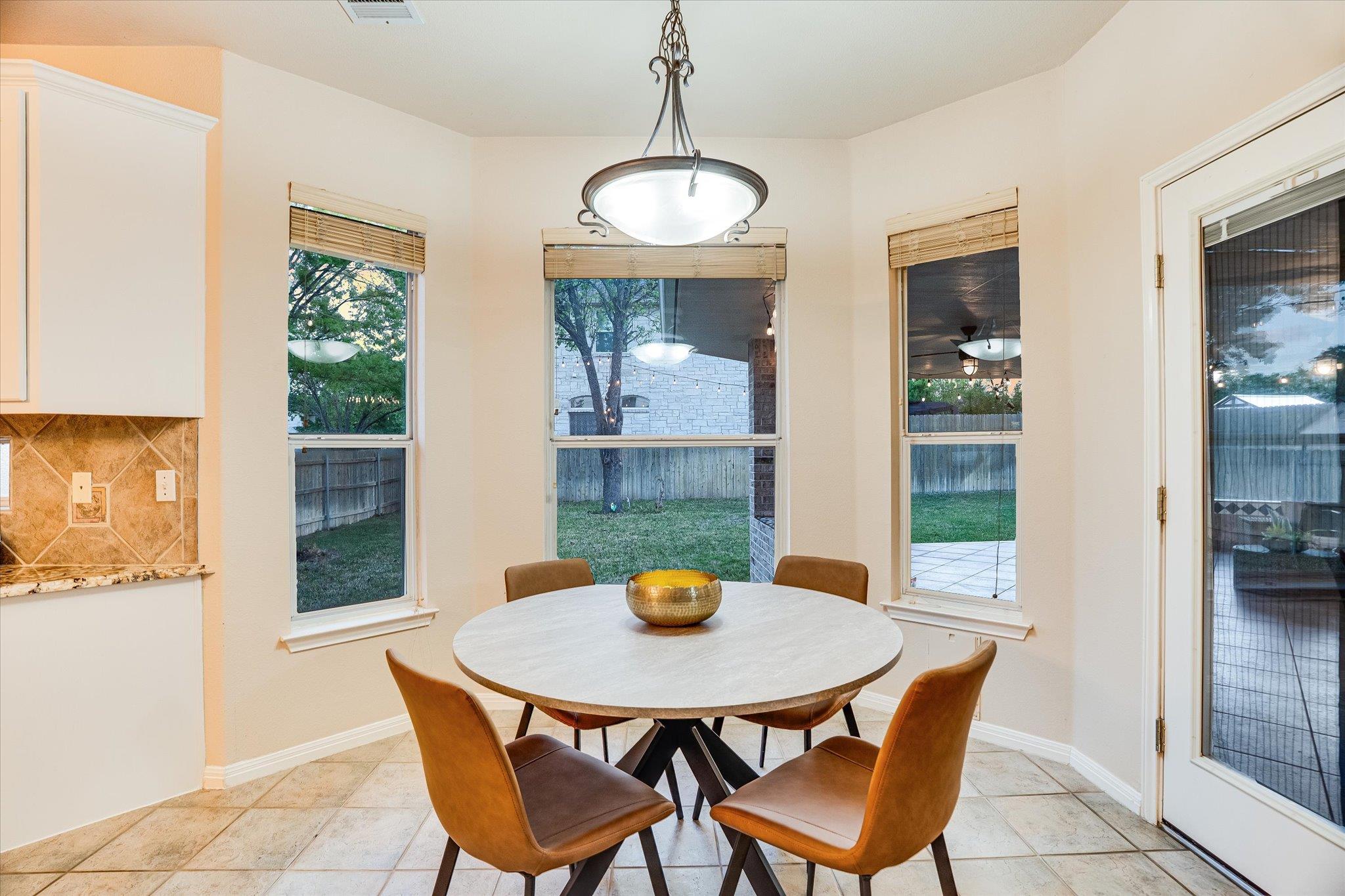 16601 Cordillera Dr, Round Rock, TX 78681