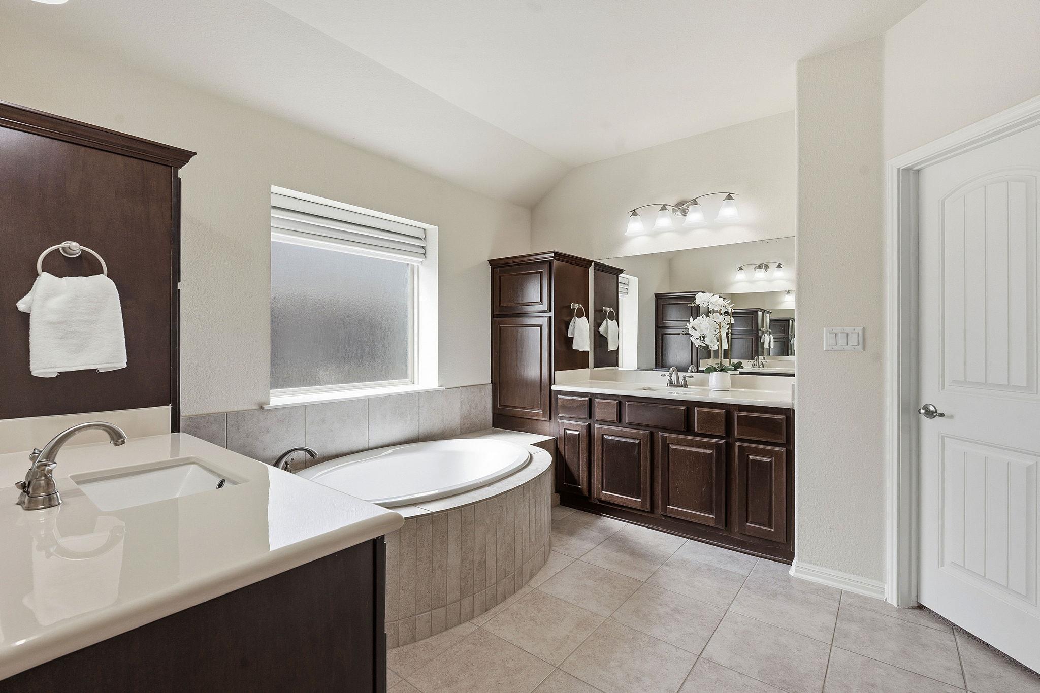 18525 Wind Valley Way, Pflugerville, TX 78660