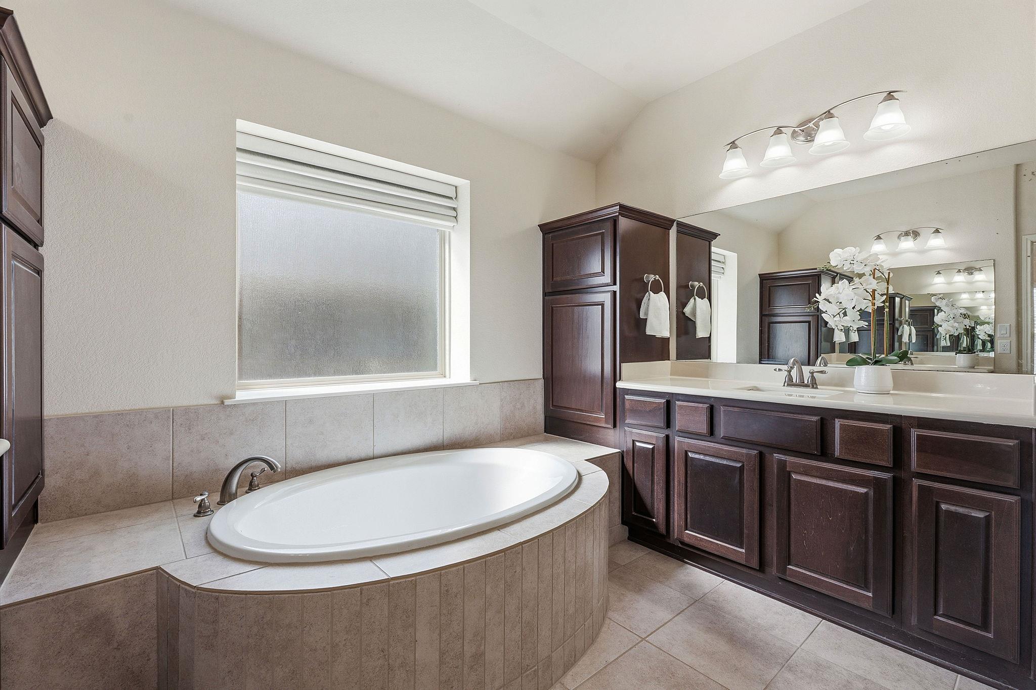 18525 Wind Valley Way, Pflugerville, TX 78660