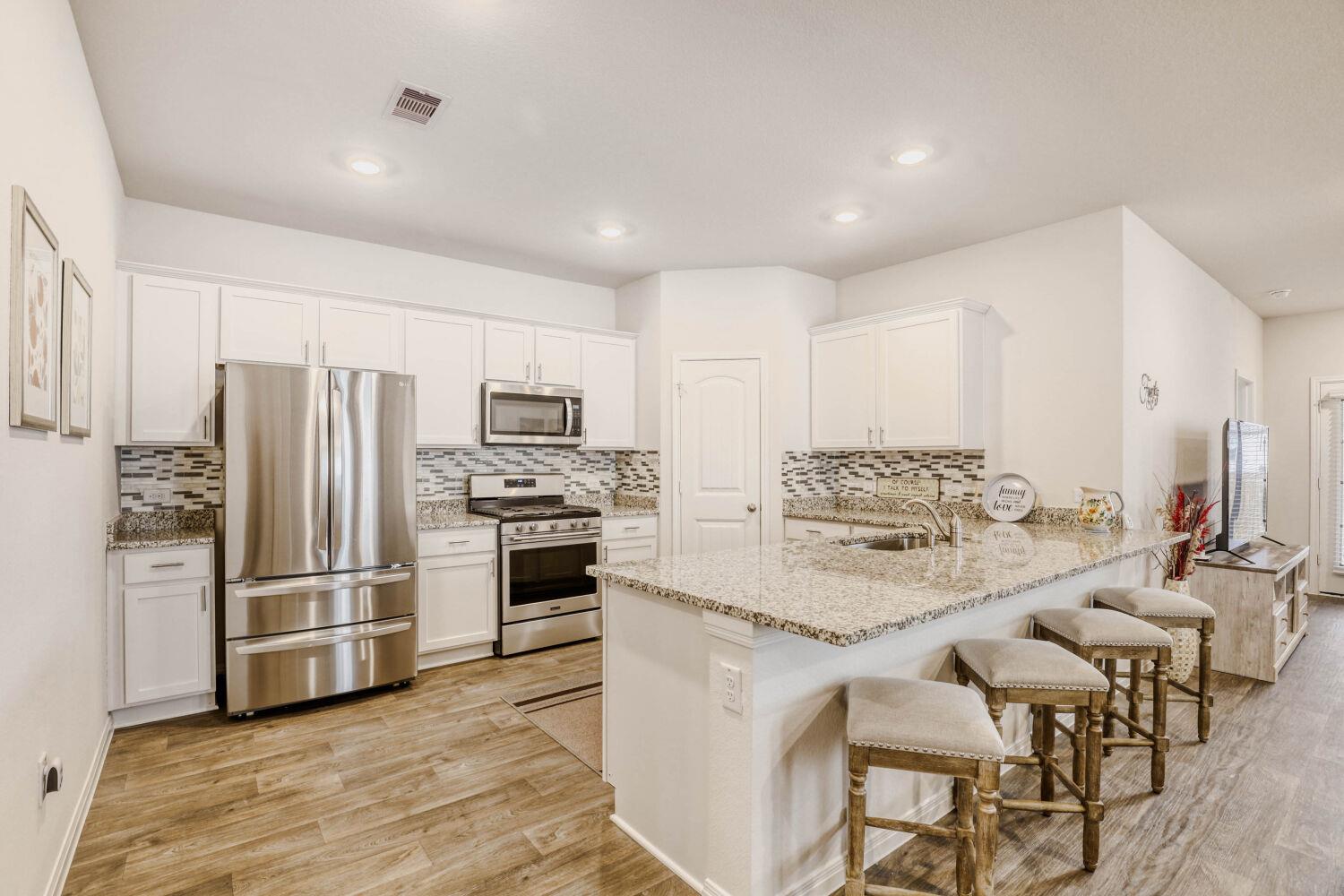 351 Town Lake Bnd, Kyle, TX 78640