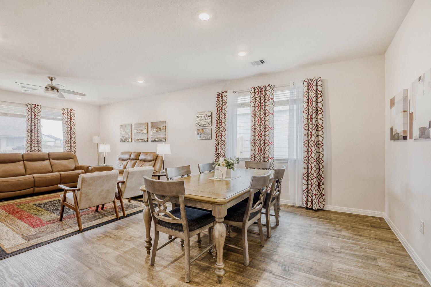 351 Town Lake Bnd, Kyle, TX 78640