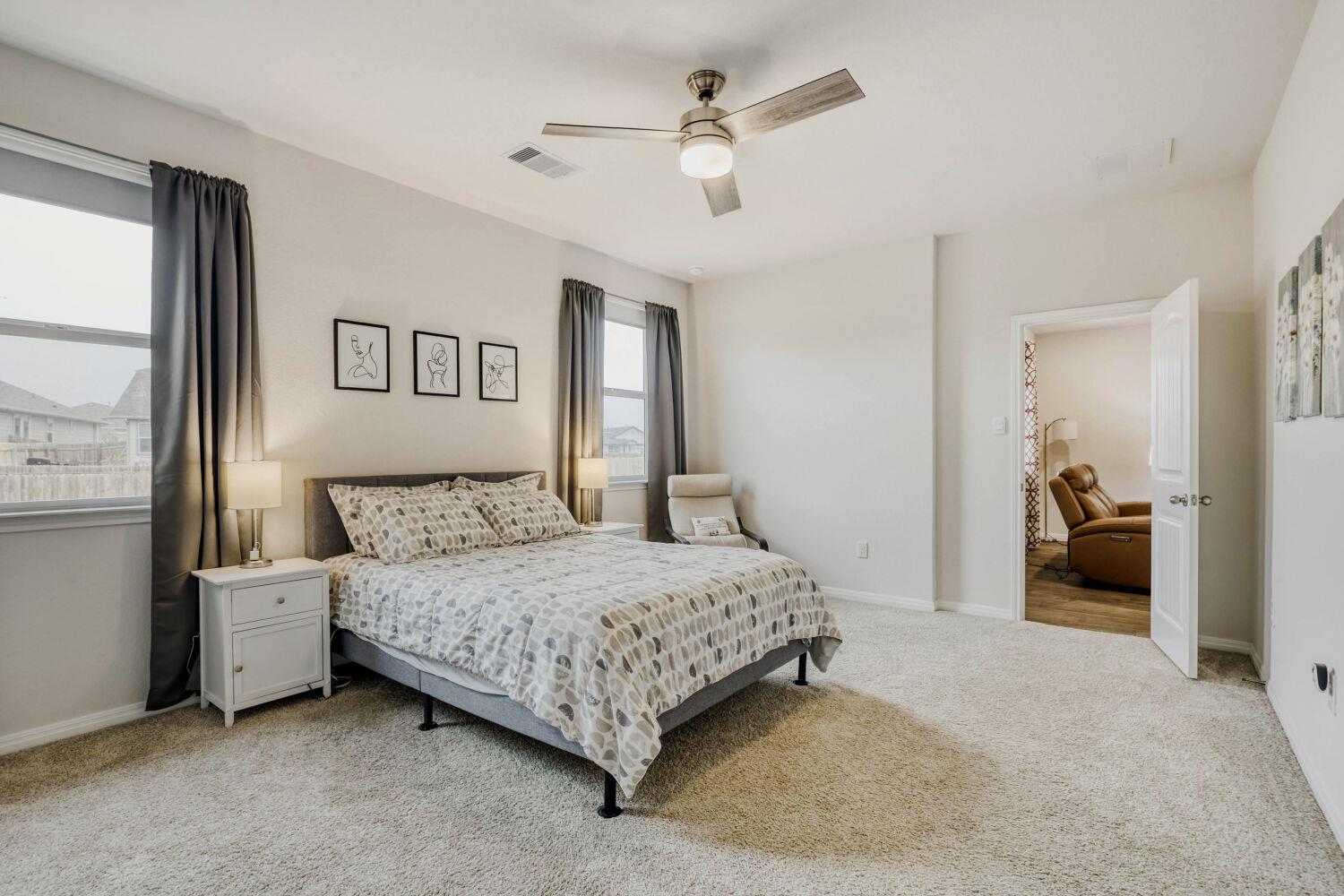 351 Town Lake Bnd, Kyle, TX 78640