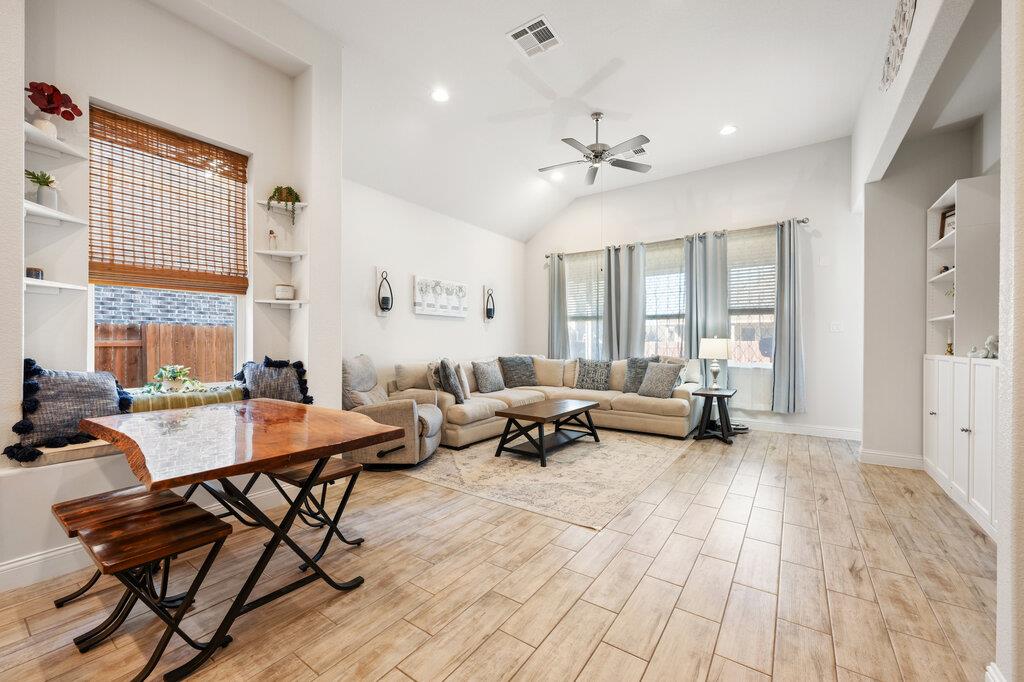 2306 Ambling Trl, Georgetown, TX 78628