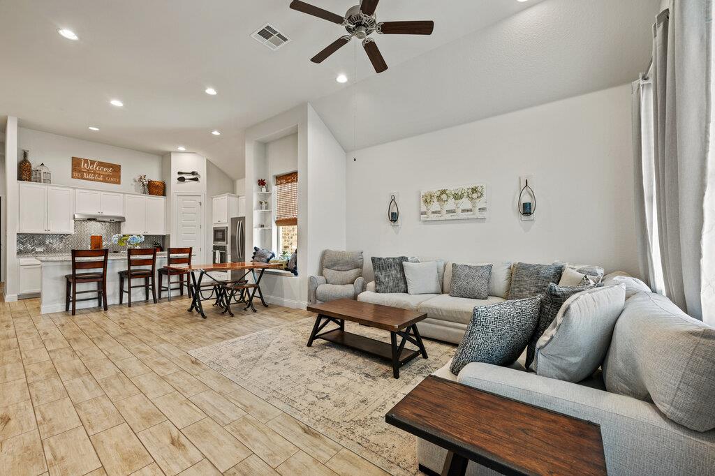 2306 Ambling Trl, Georgetown, TX 78628