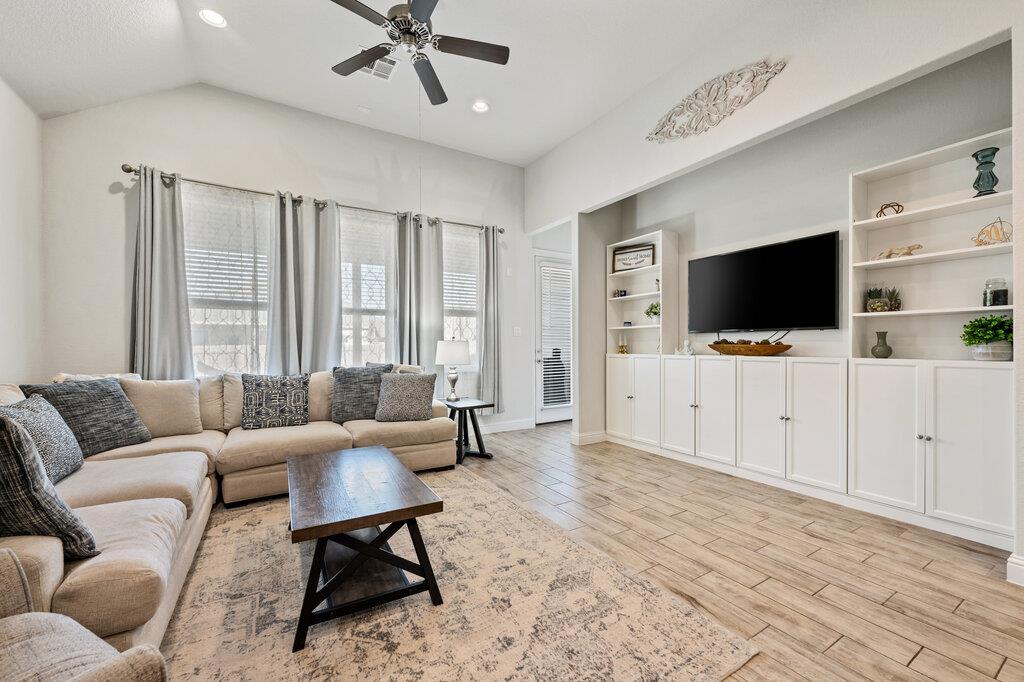 2306 Ambling Trl, Georgetown, TX 78628