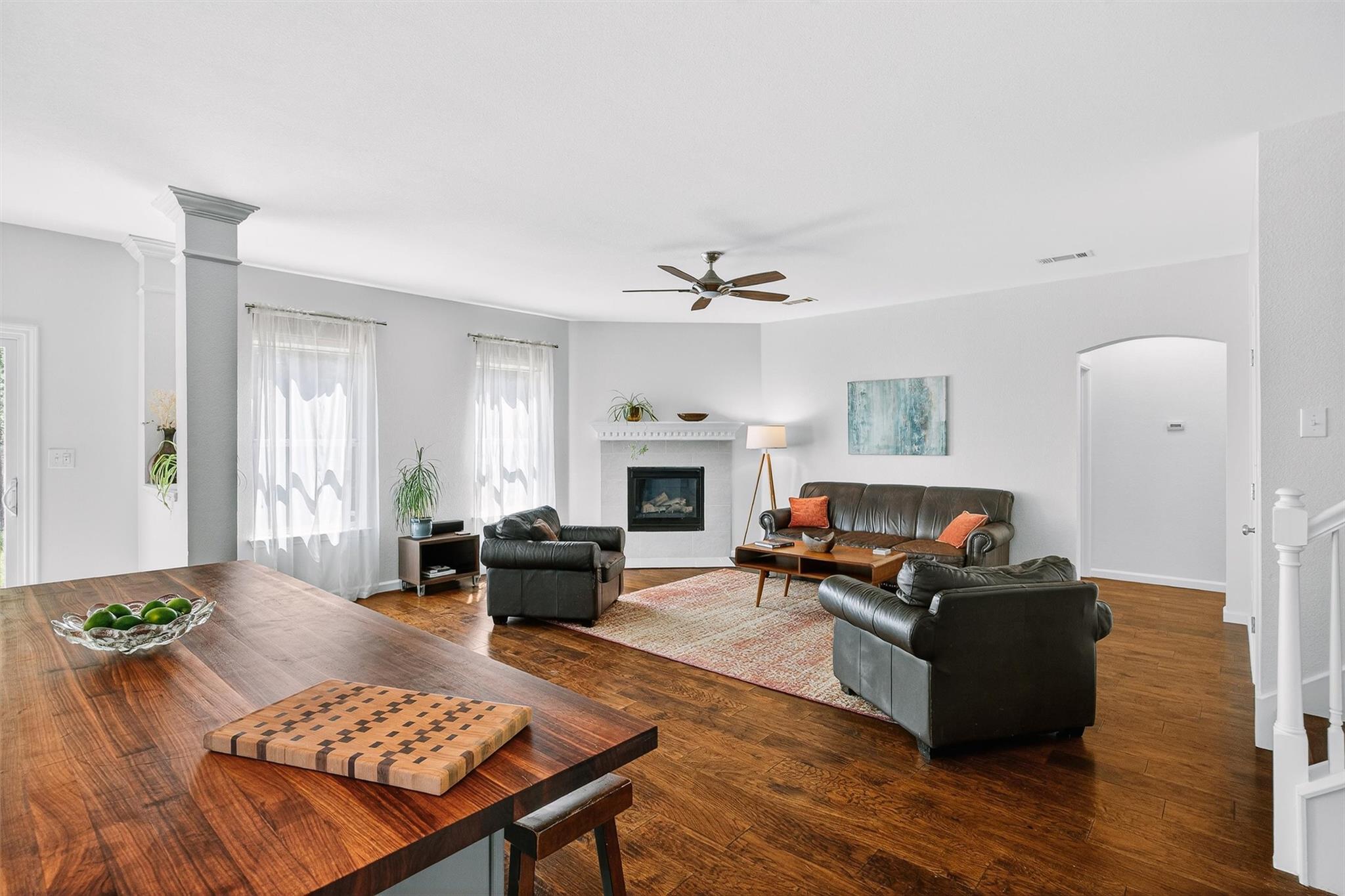 9201 Ovalla Dr, Austin, TX 78749