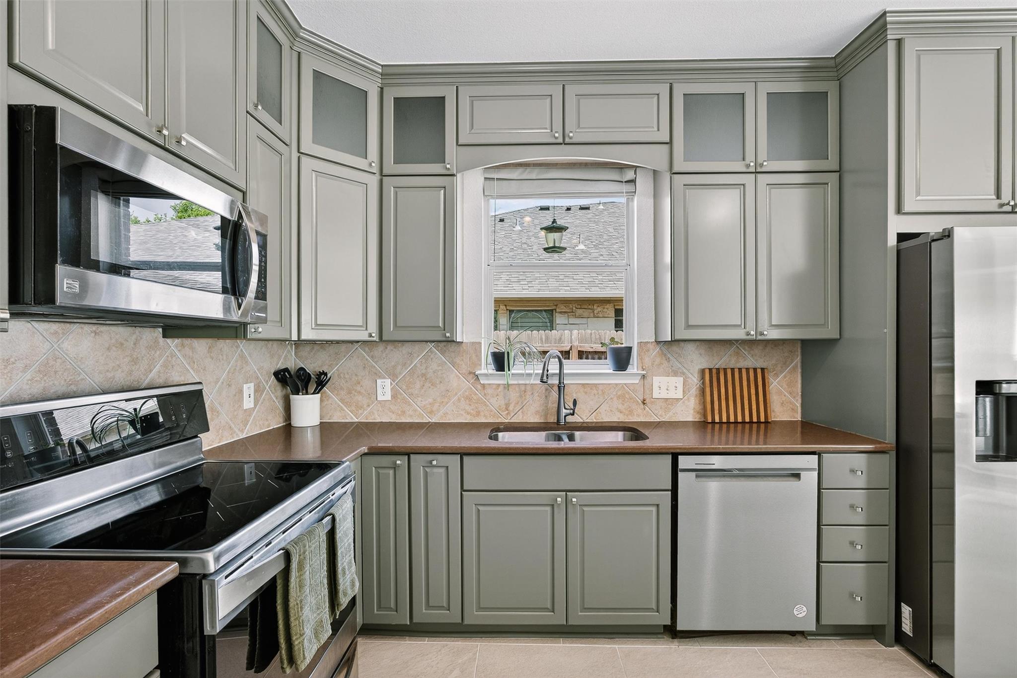 9201 Ovalla Dr, Austin, TX 78749