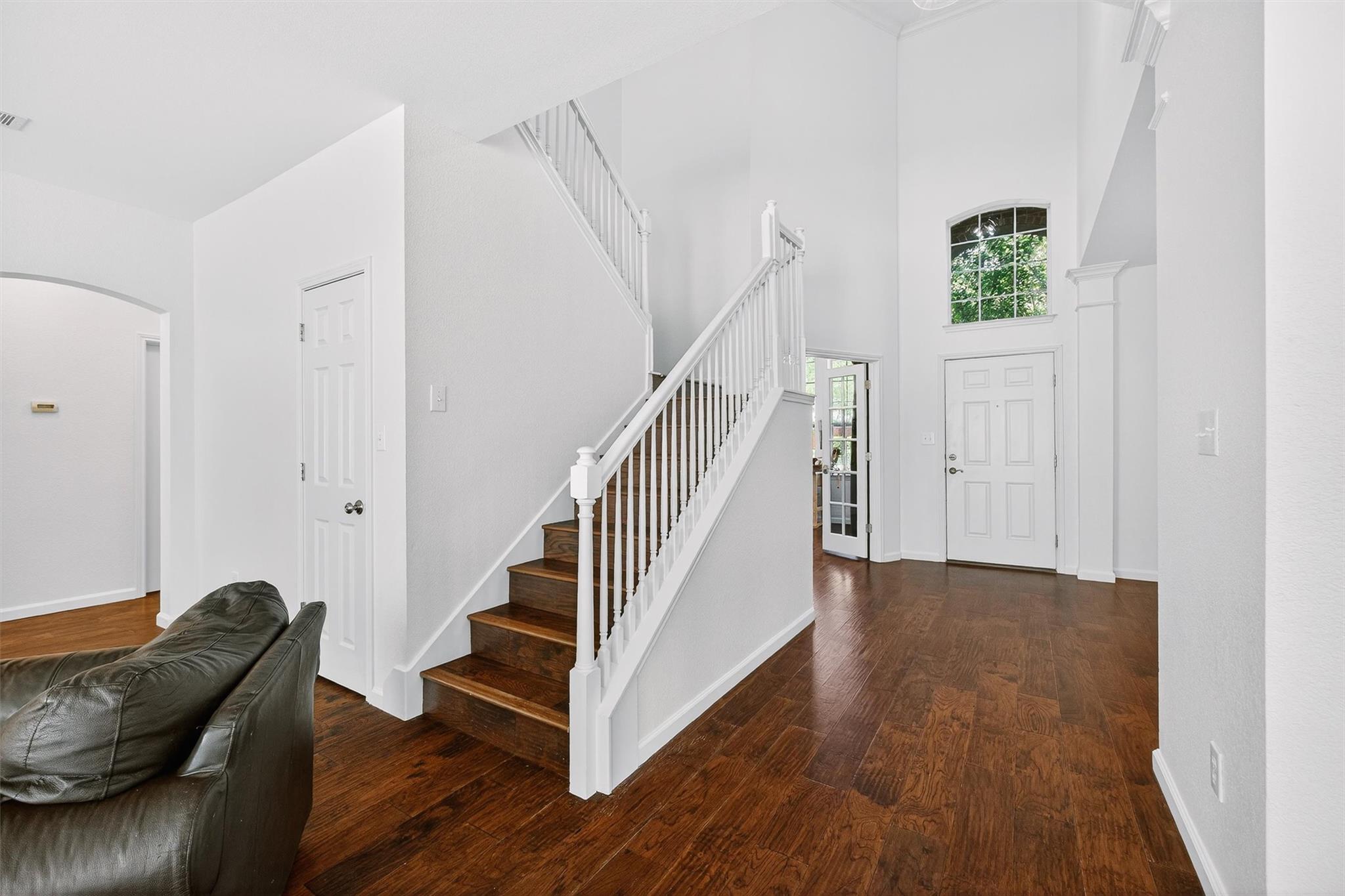 9201 Ovalla Dr, Austin, TX 78749