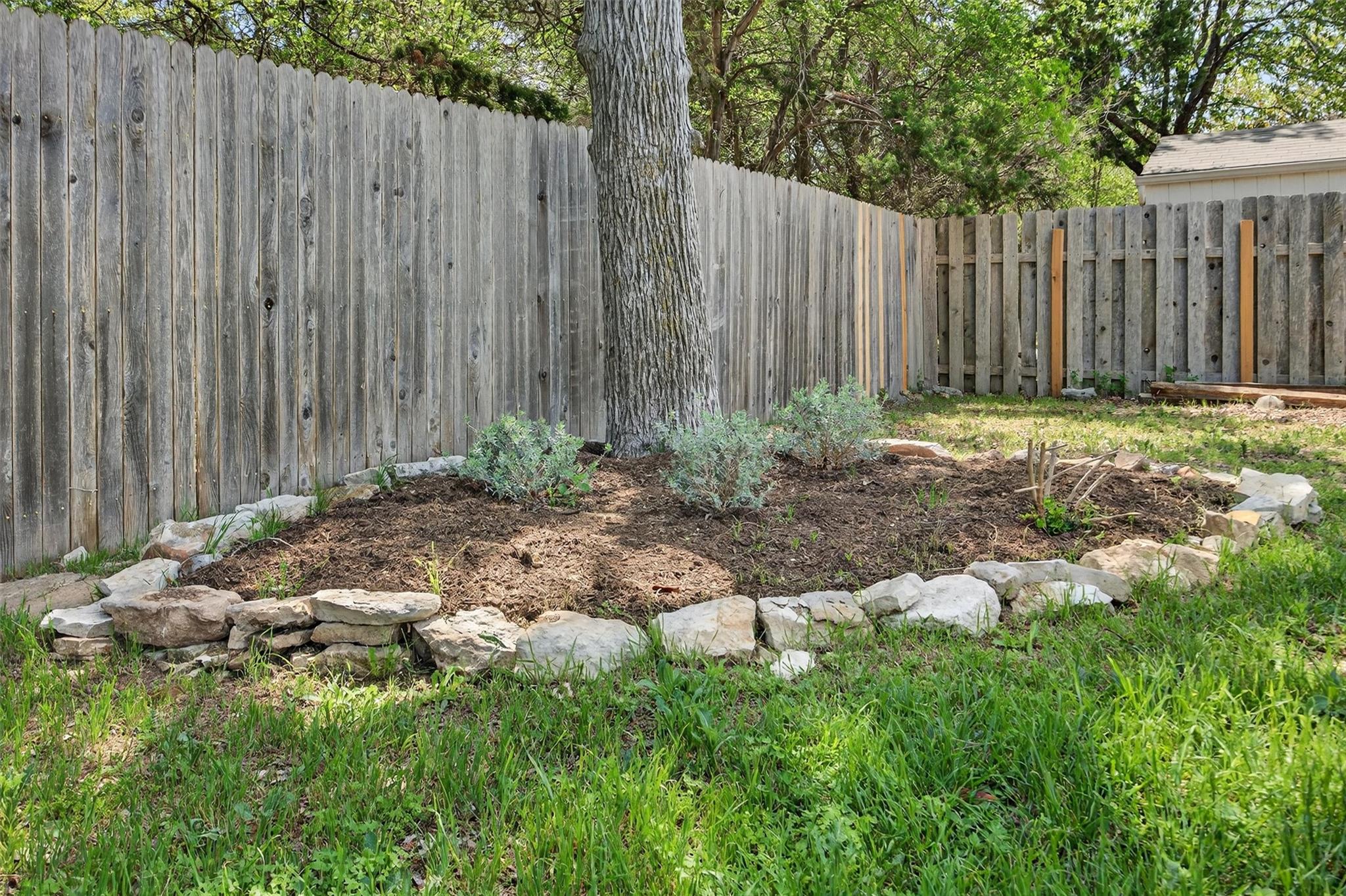 9201 Ovalla Dr, Austin, TX 78749