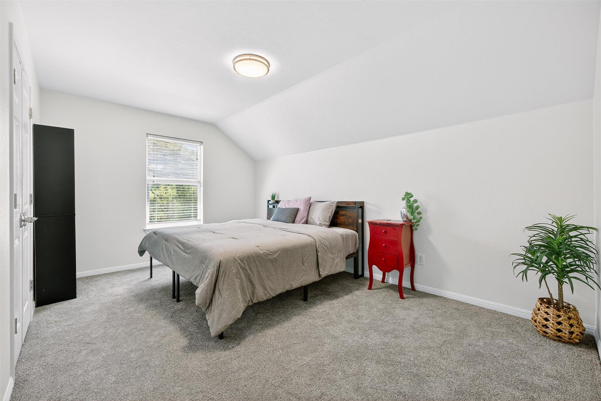 9201 Ovalla Dr, Austin, TX 78749