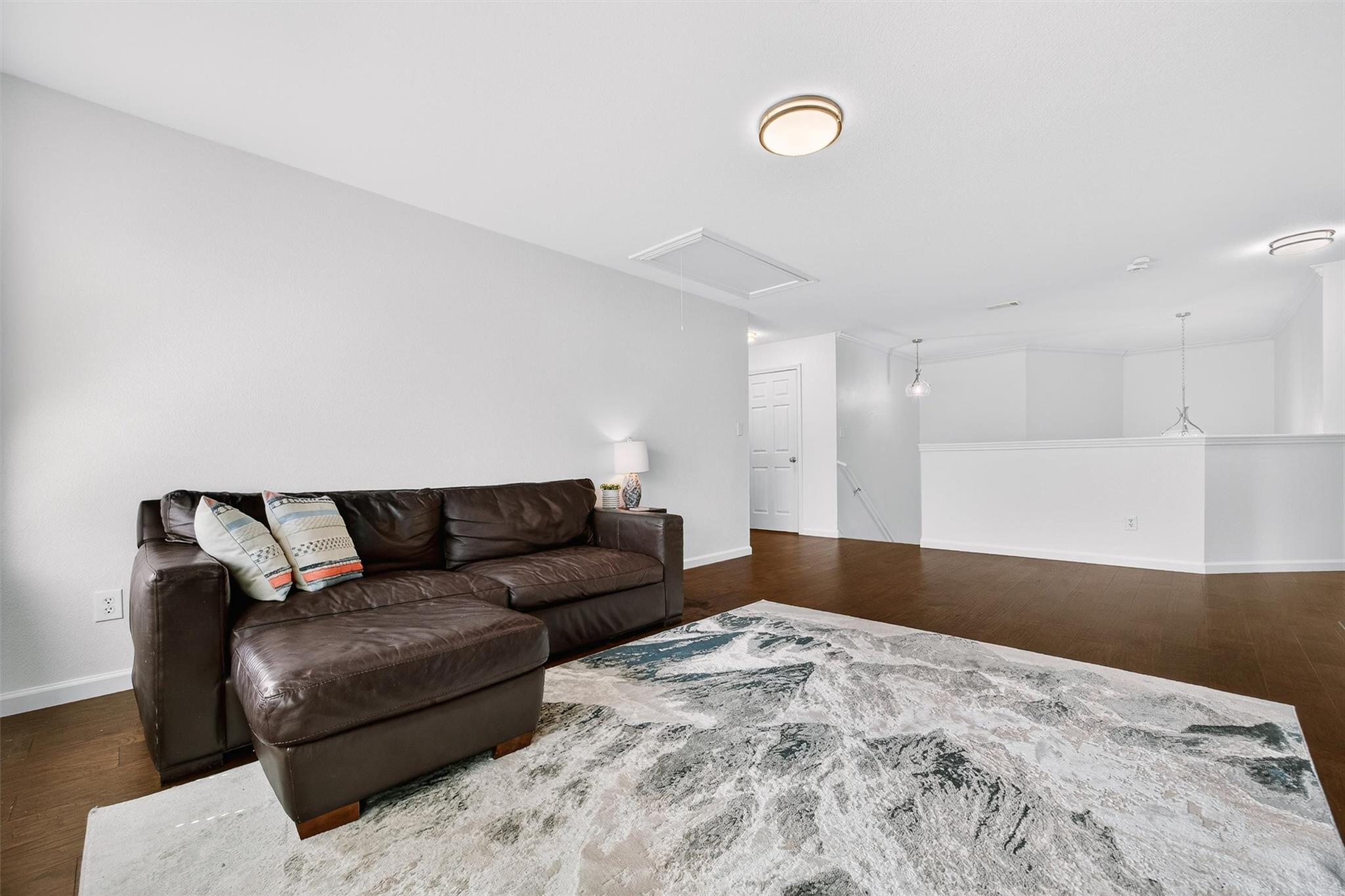 9201 Ovalla Dr, Austin, TX 78749