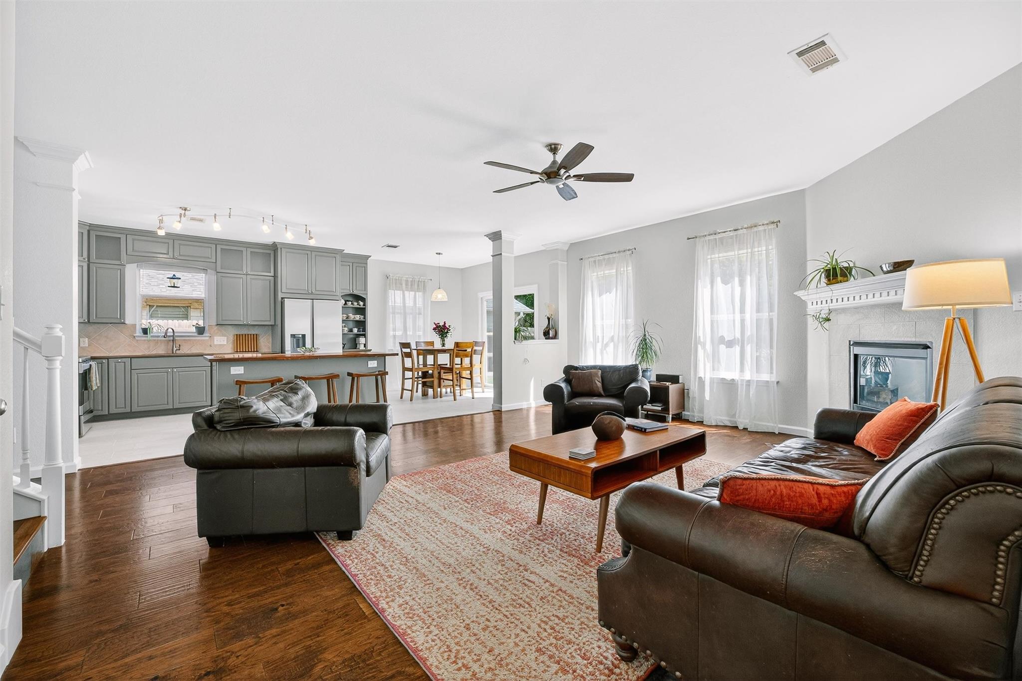 9201 Ovalla Dr, Austin, TX 78749