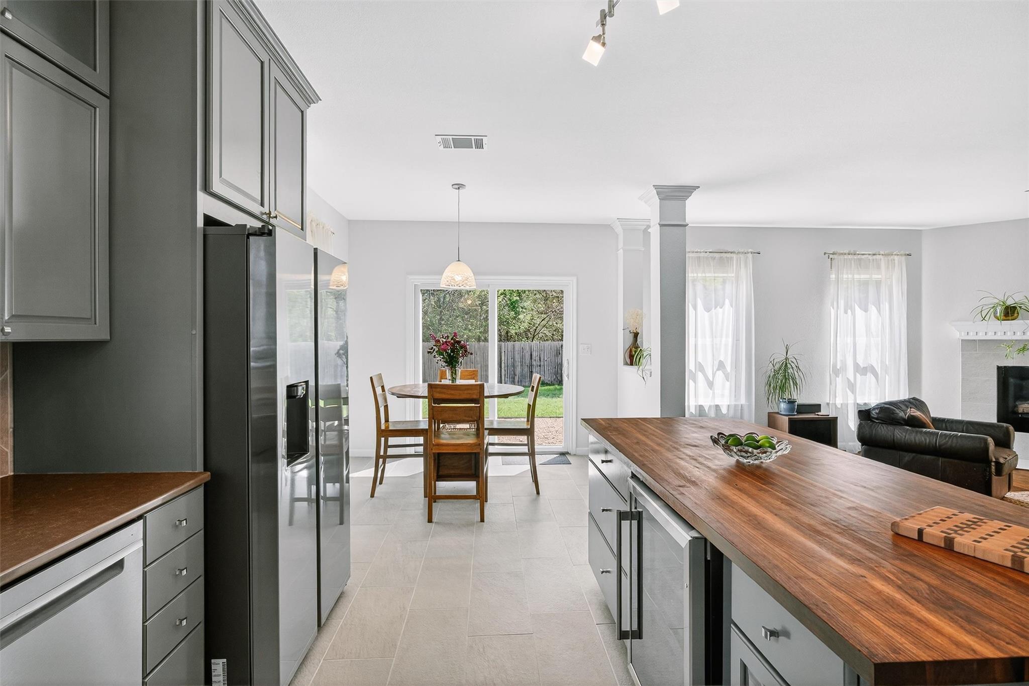 9201 Ovalla Dr, Austin, TX 78749