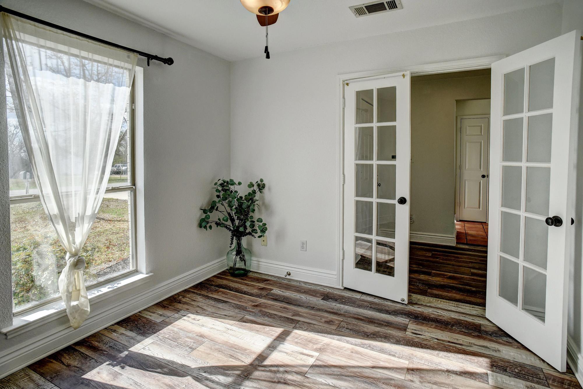 250 Shelley Ln, San Marcos, TX 78666