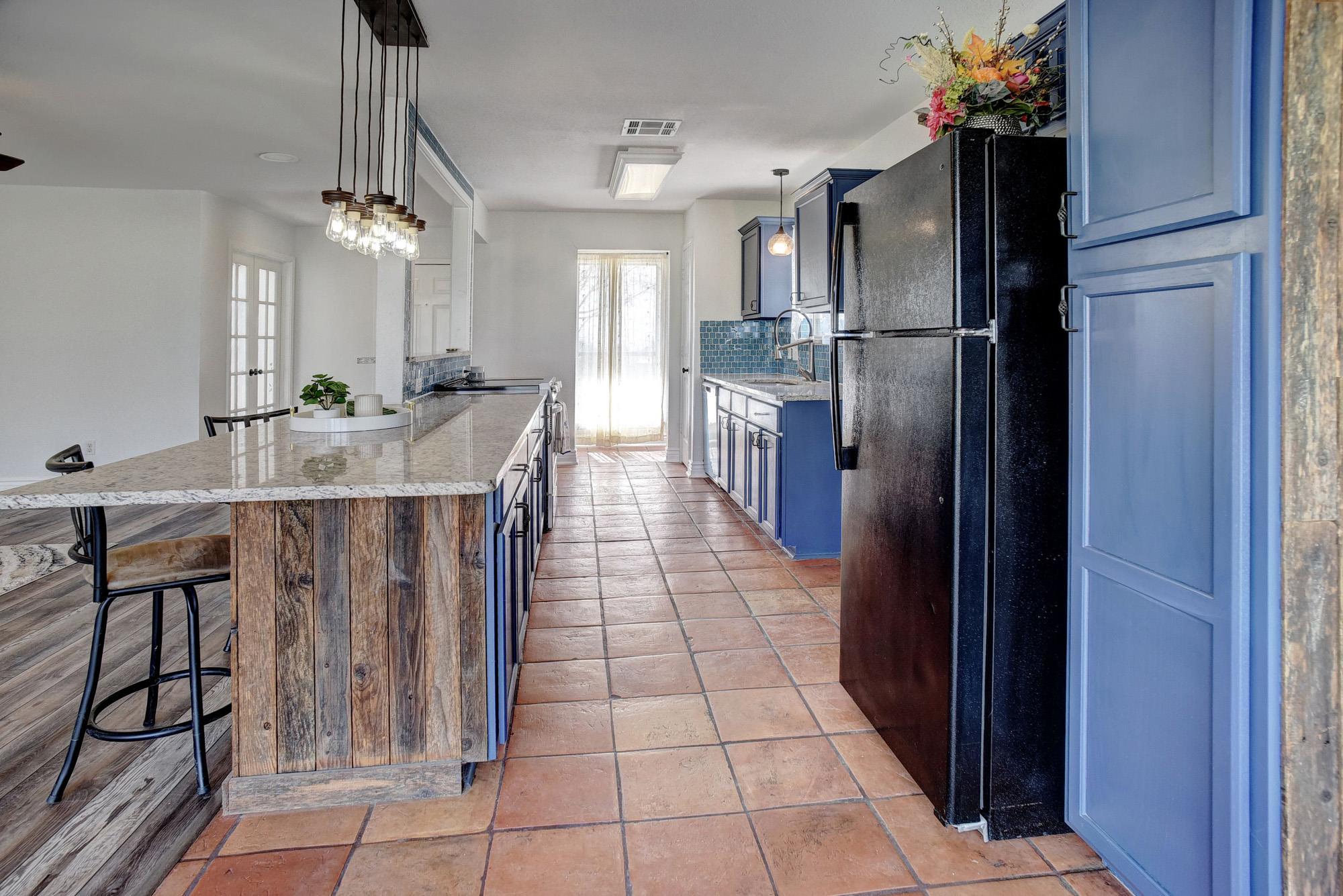 250 Shelley Ln, San Marcos, TX 78666