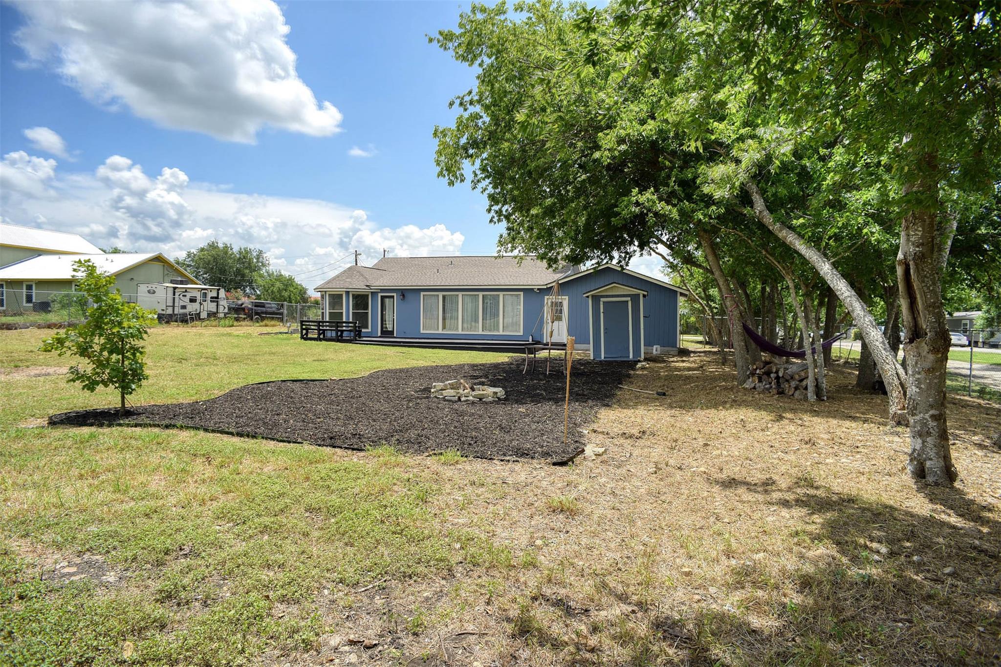 250 Shelley Ln, San Marcos, TX 78666