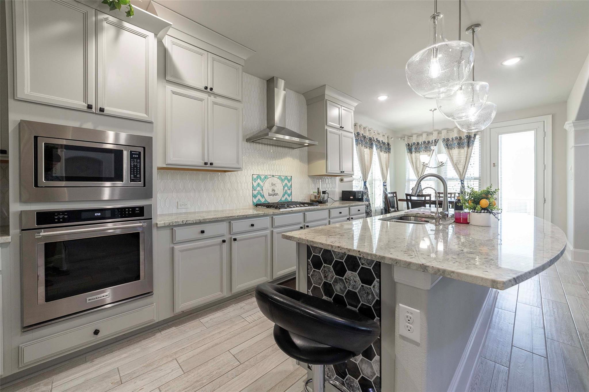 17821 Limestone Spring Ln, Austin, TX 78738