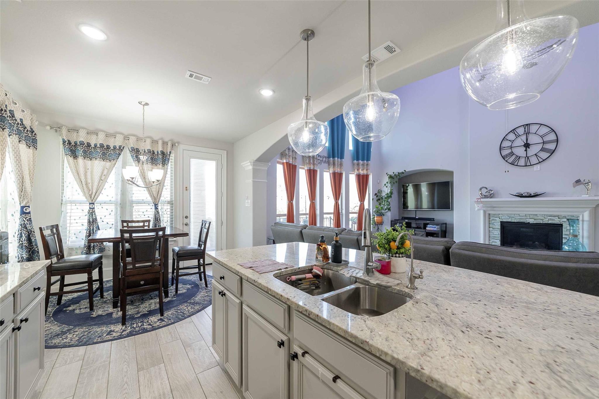 17821 Limestone Spring Ln, Austin, TX 78738