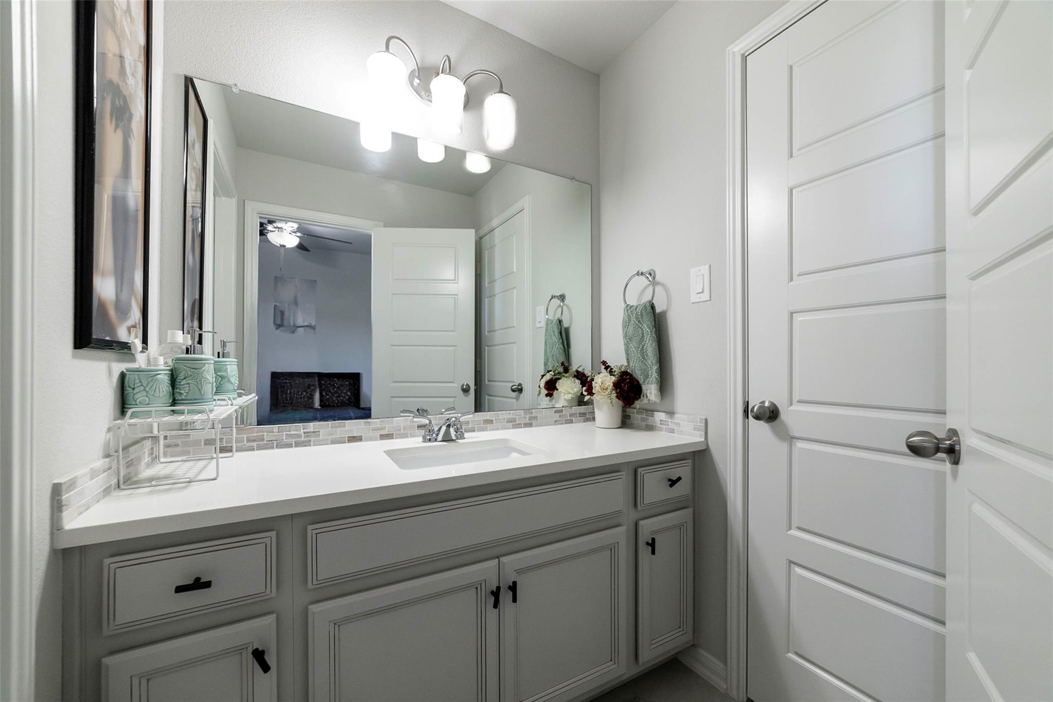 17821 Limestone Spring Ln, Austin, TX 78738