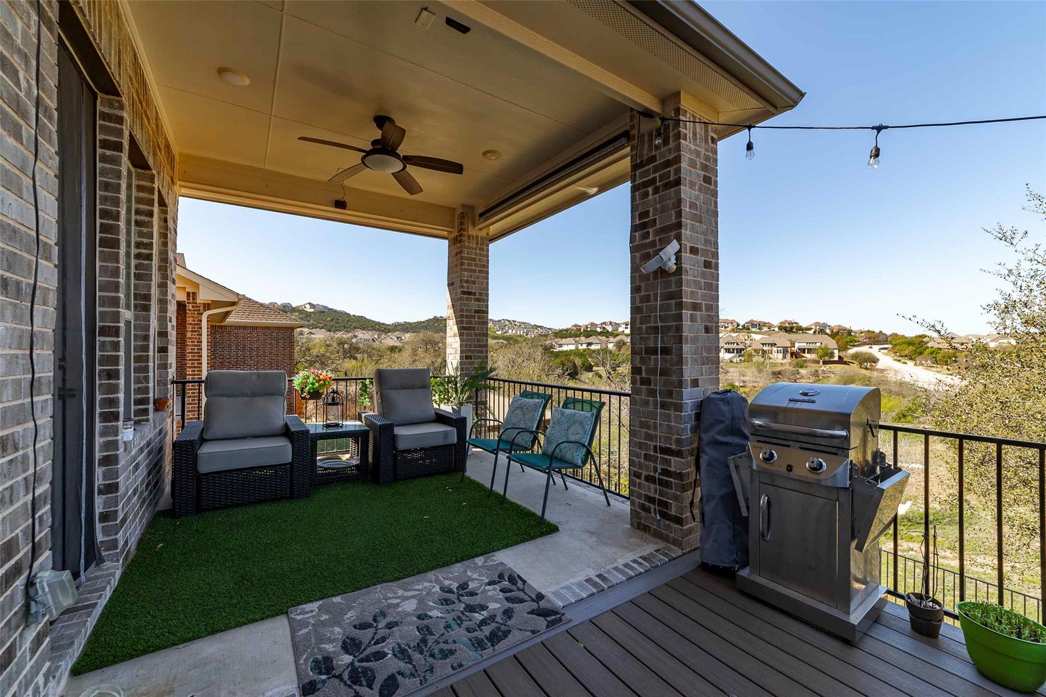 17821 Limestone Spring Ln, Austin, TX 78738