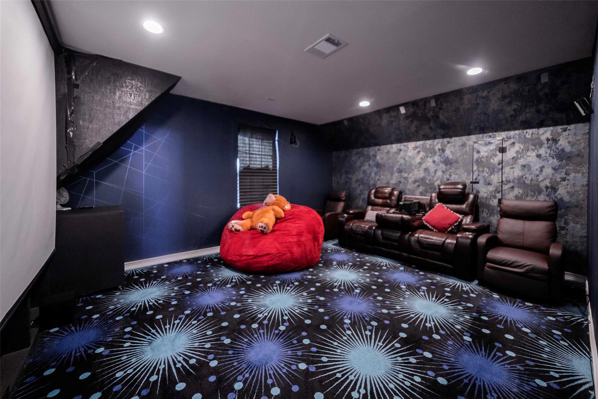 17821 Limestone Spring Ln, Austin, TX 78738