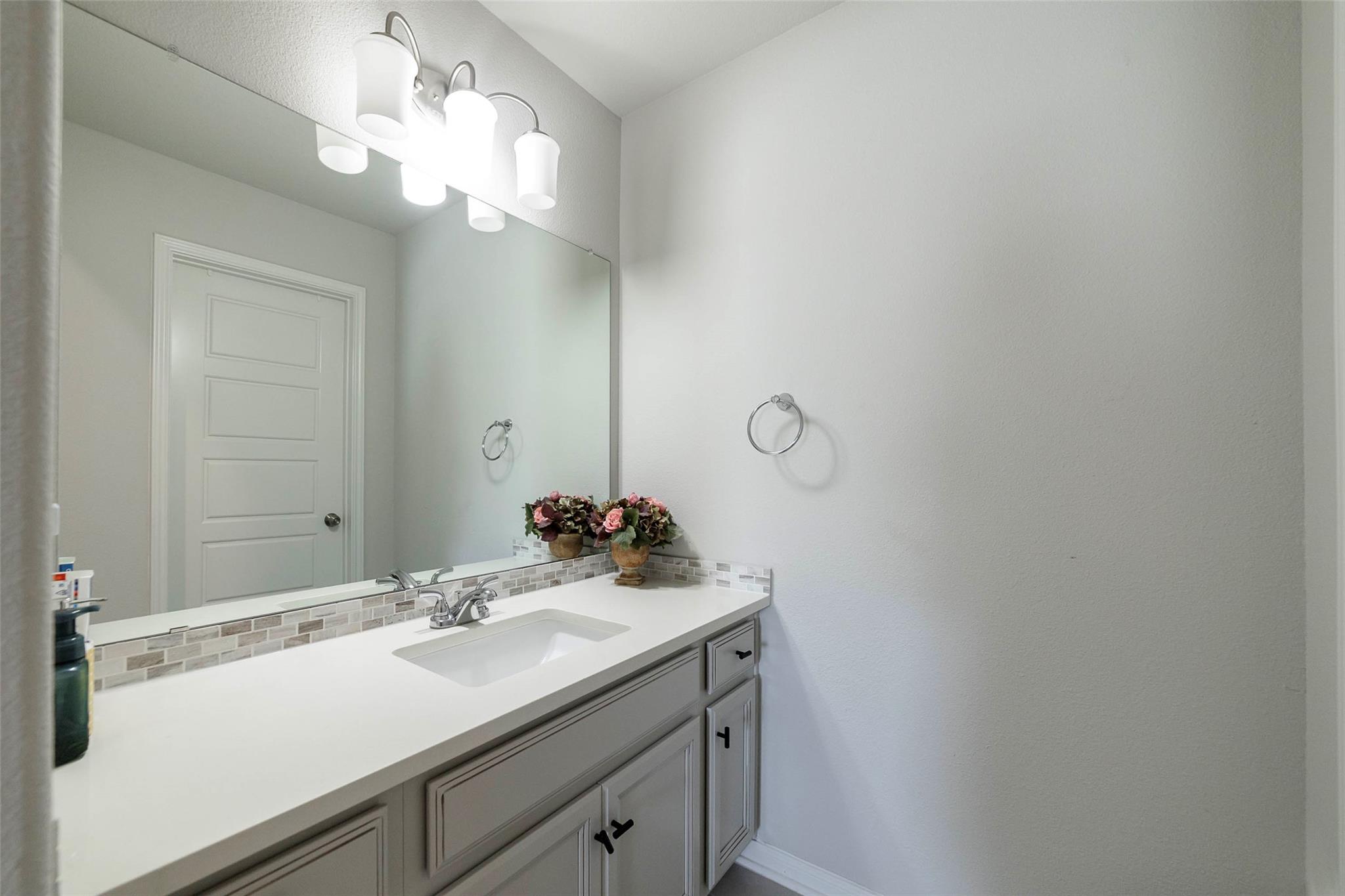 17821 Limestone Spring Ln, Austin, TX 78738