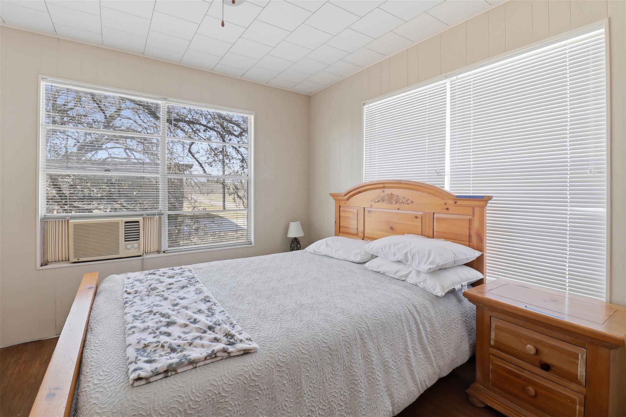 625 Deep Cove Dr, Marble Falls, TX 78654