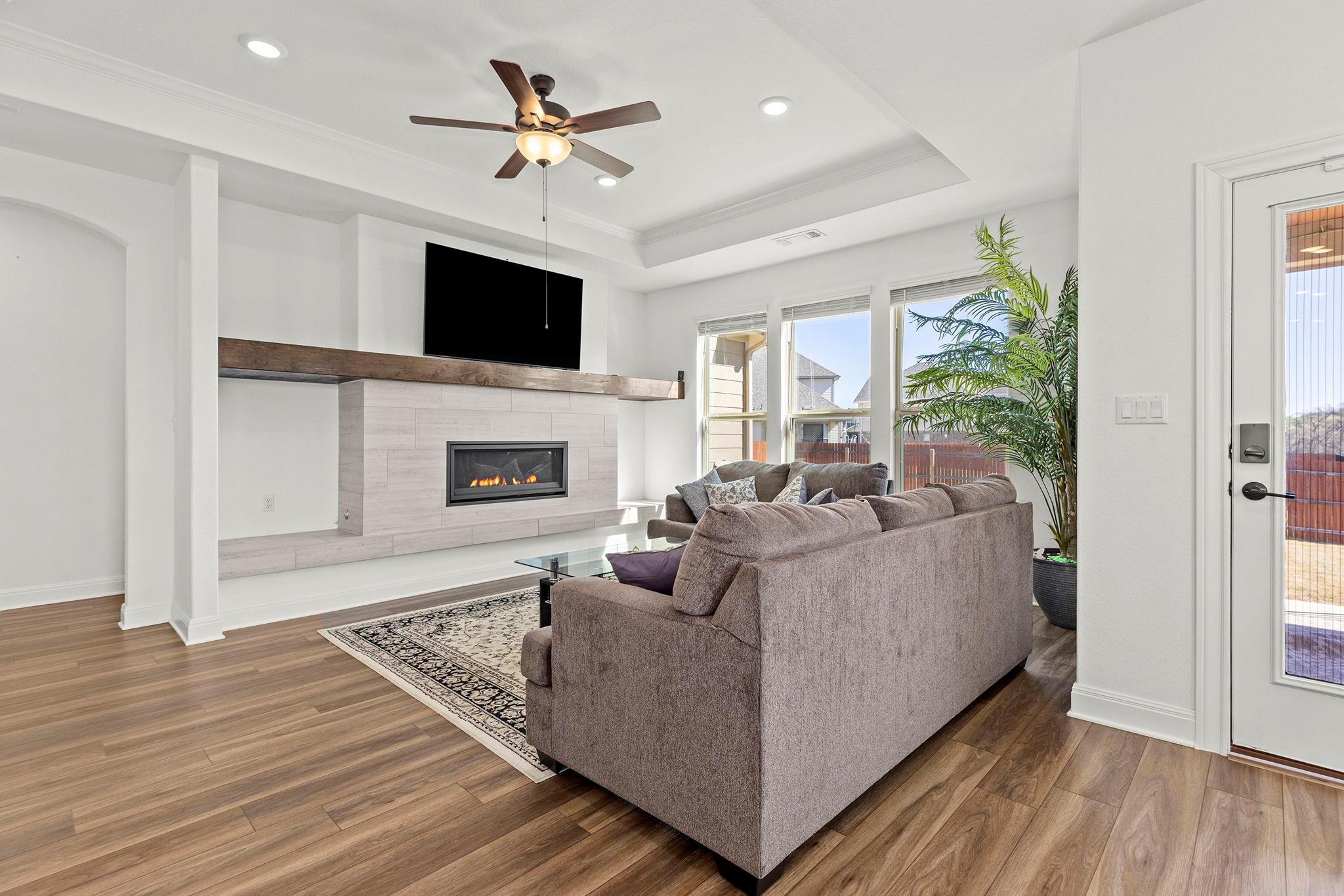 317 Canyoncrest Way, Liberty Hill, TX 78642