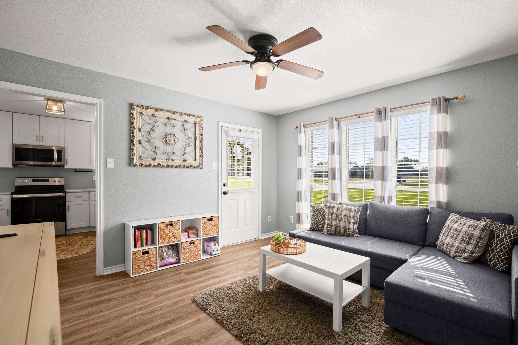 118 Deep Lake Dr, Liberty Hill, TX 78642