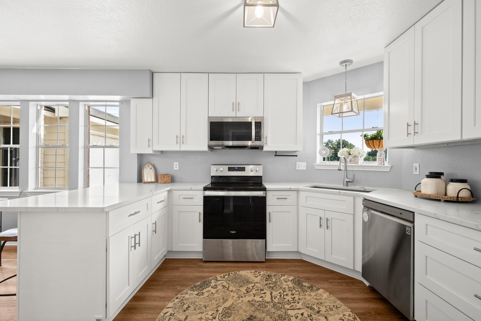 118 Deep Lake Dr, Liberty Hill, TX 78642