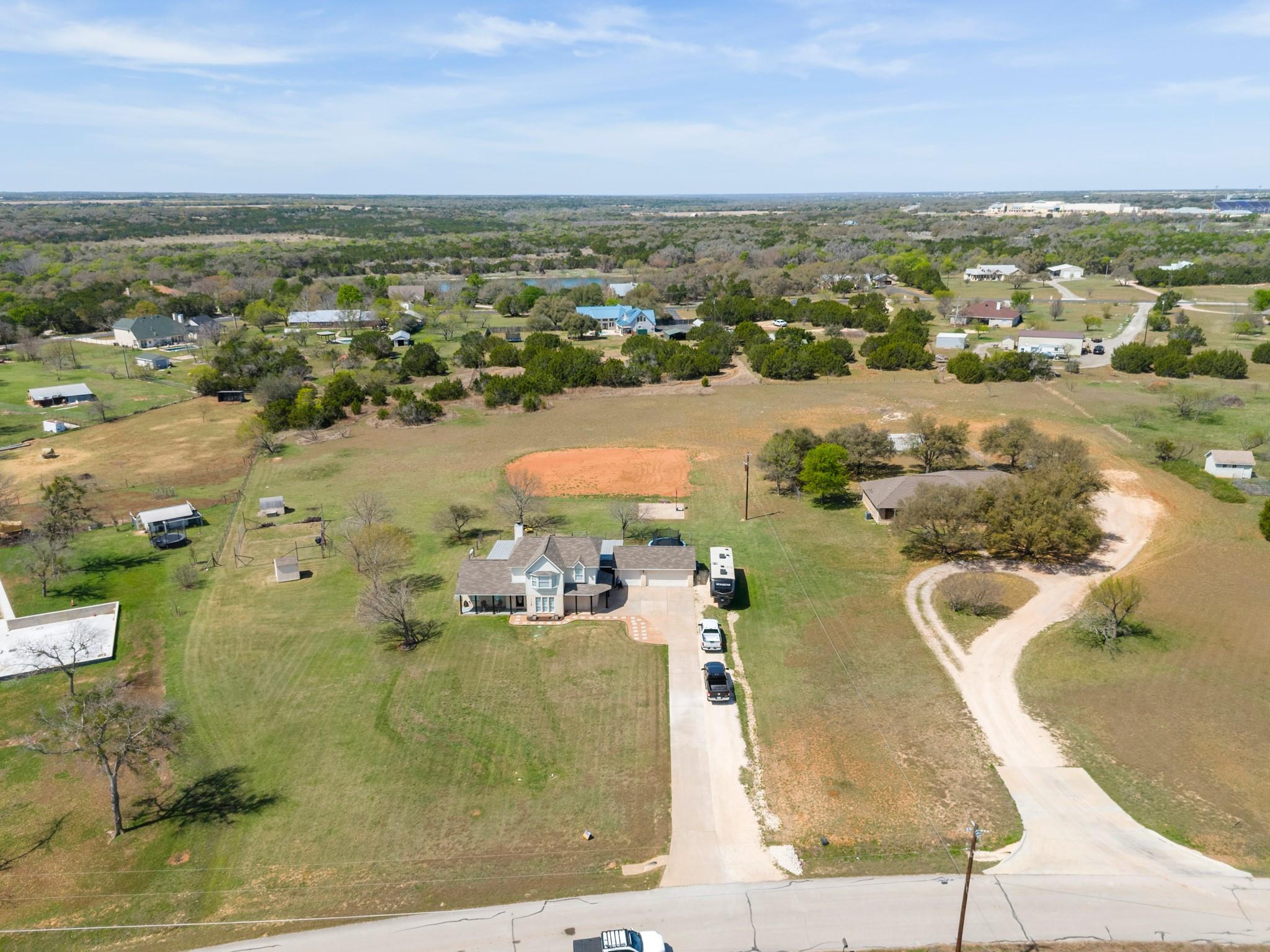 118 Deep Lake Dr, Liberty Hill, TX 78642