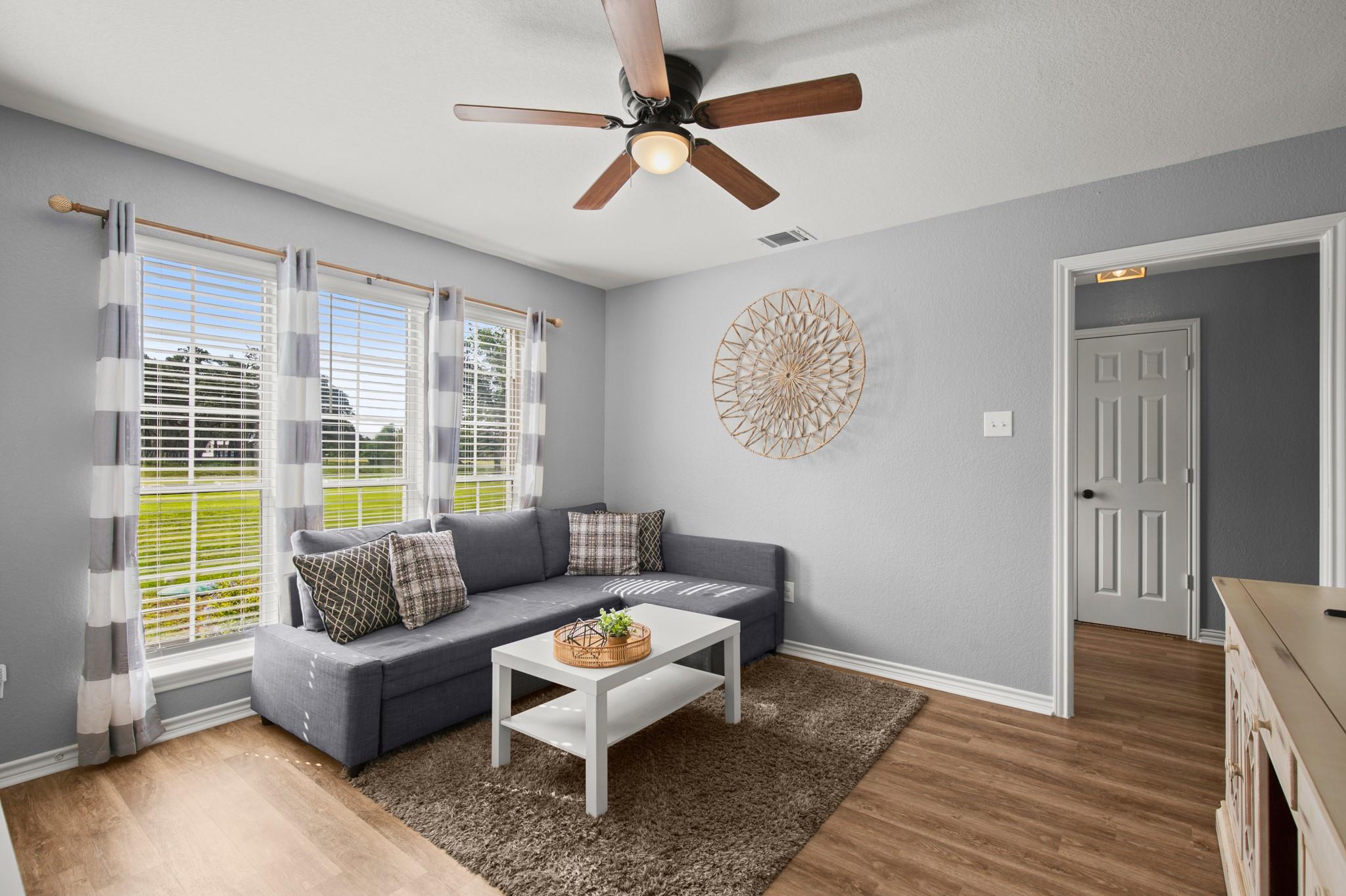 118 Deep Lake Dr, Liberty Hill, TX 78642