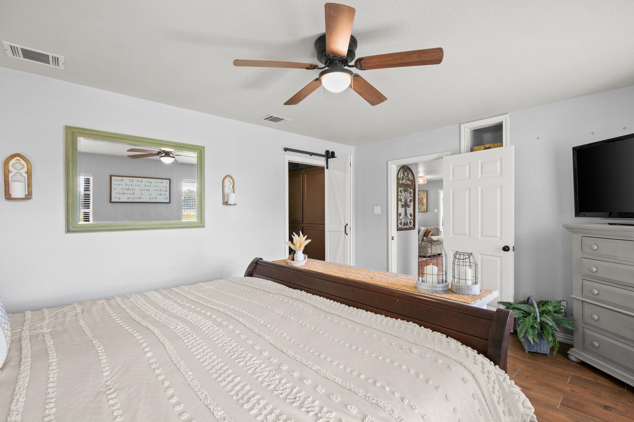 118 Deep Lake Dr, Liberty Hill, TX 78642