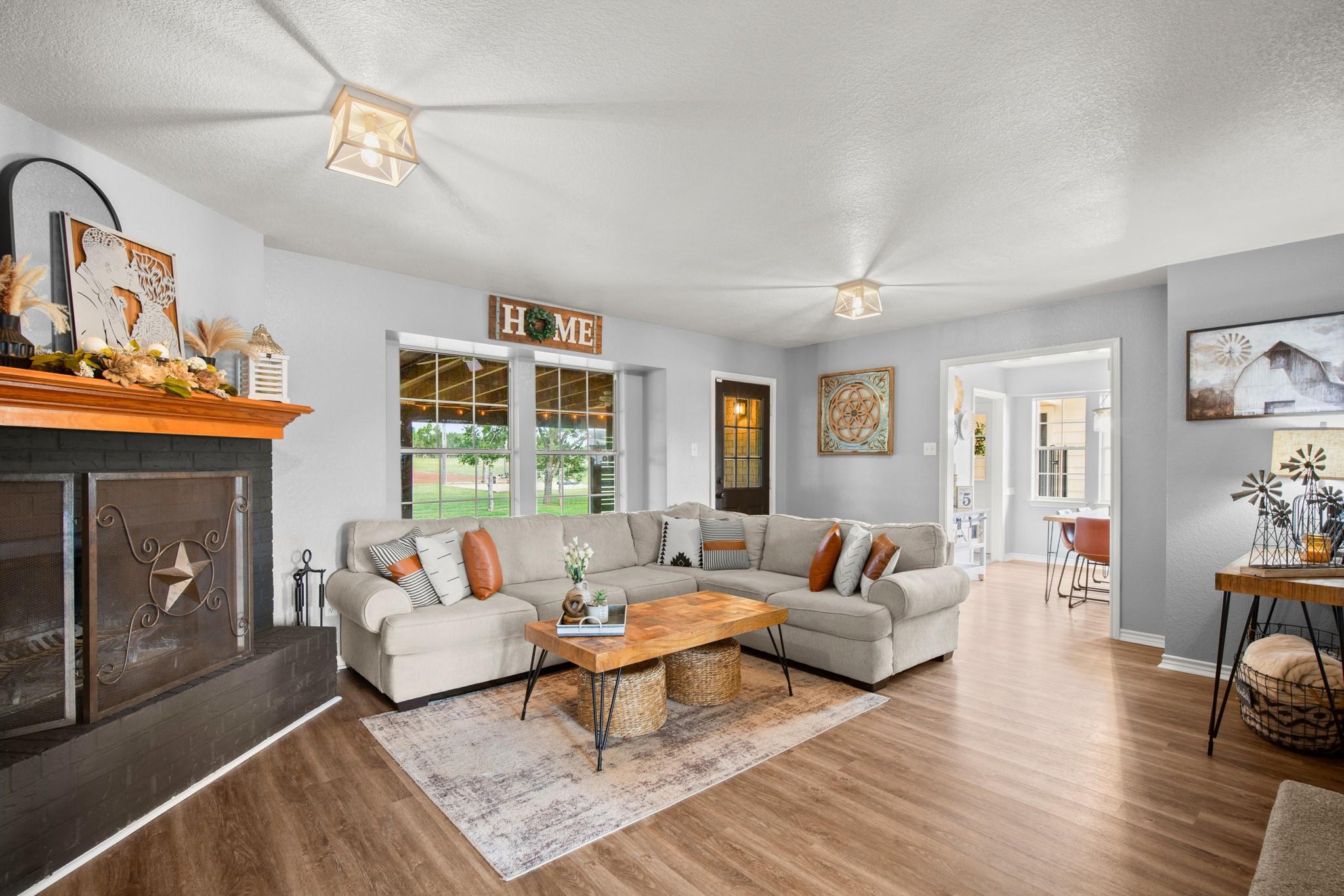 118 Deep Lake Dr, Liberty Hill, TX 78642