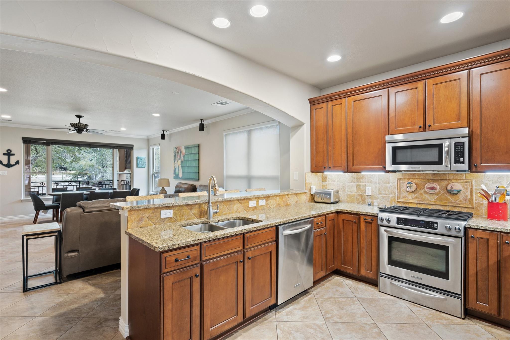 118 Bridgepoint Dr, Kingsland, TX 78639