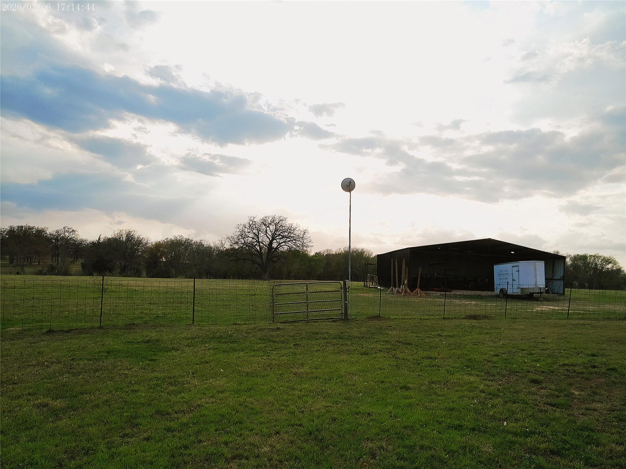 1042 Los Ranchitos Rd, Cameron, TX 76567