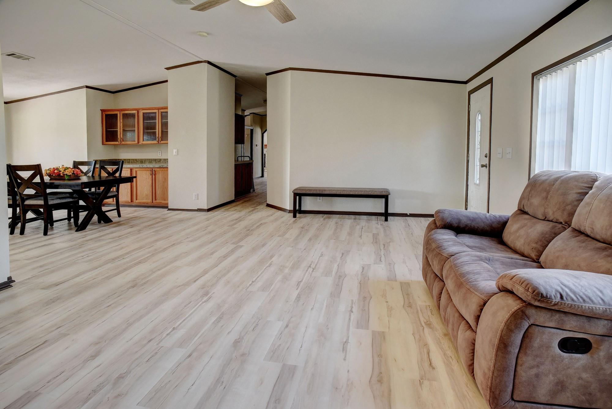 552 S Old Potato Rd, Paige, TX 78659