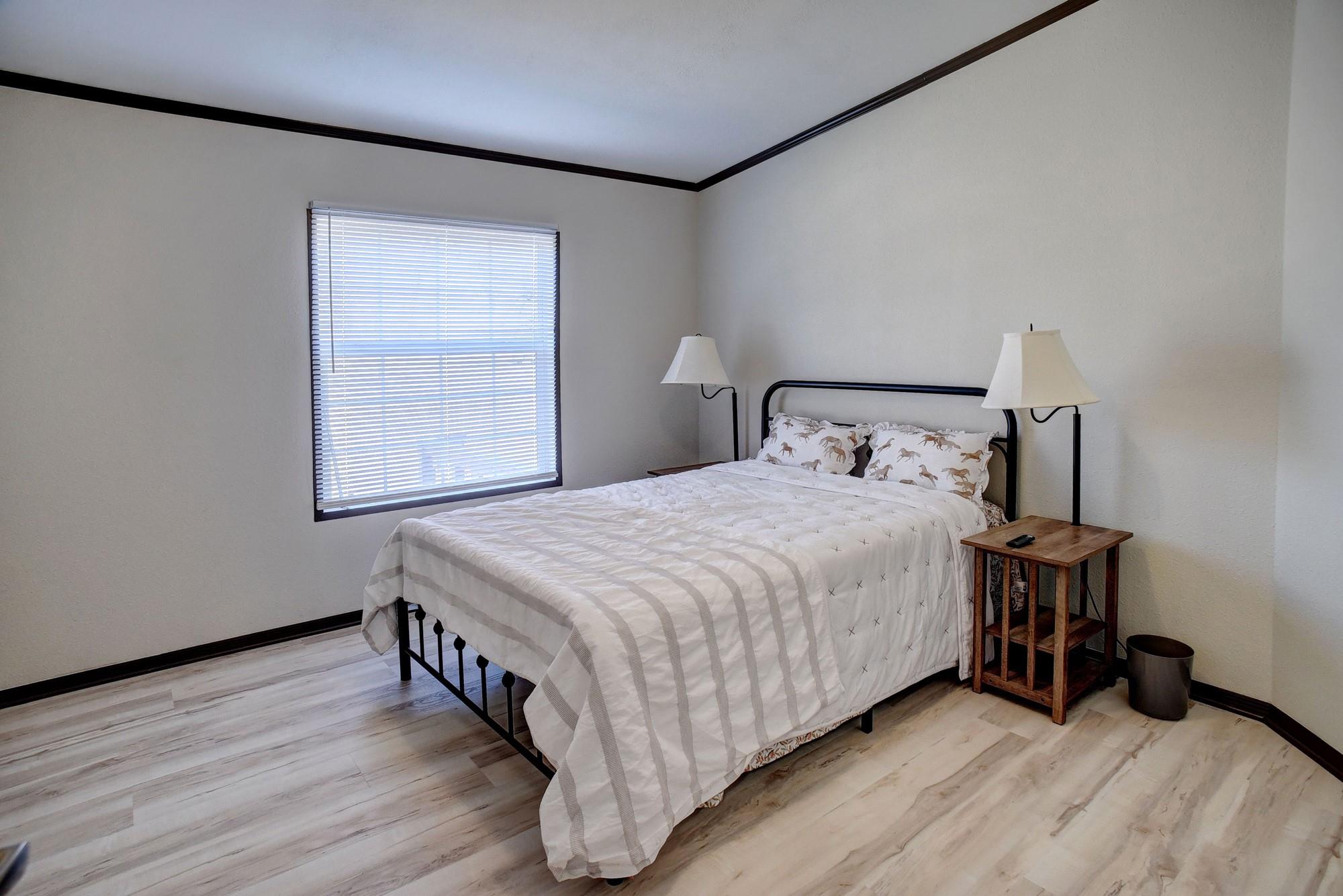 552 S Old Potato Rd, Paige, TX 78659