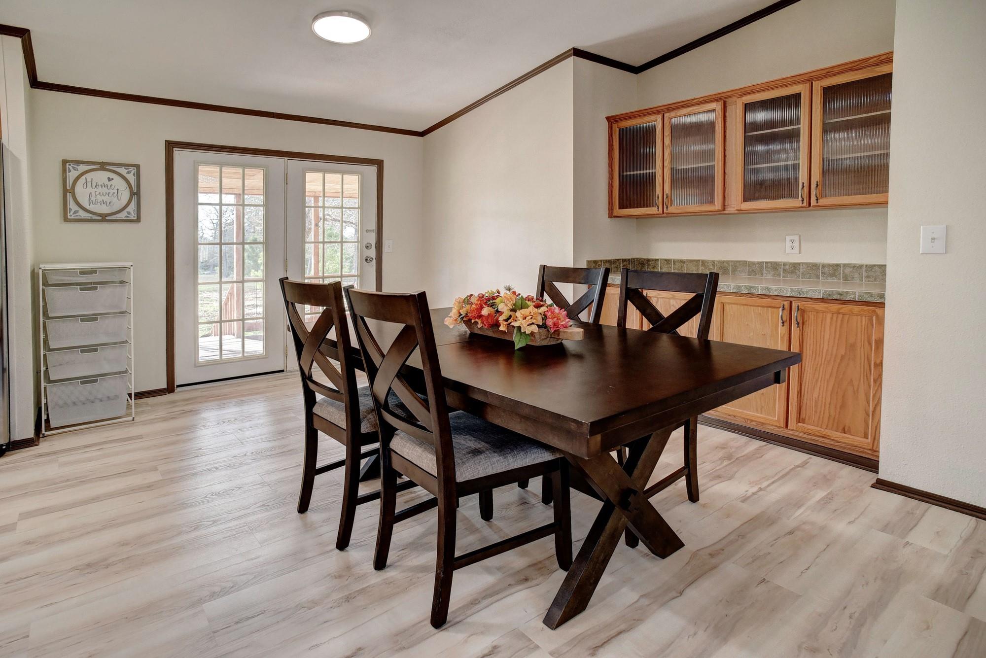 552 S Old Potato Rd, Paige, TX 78659