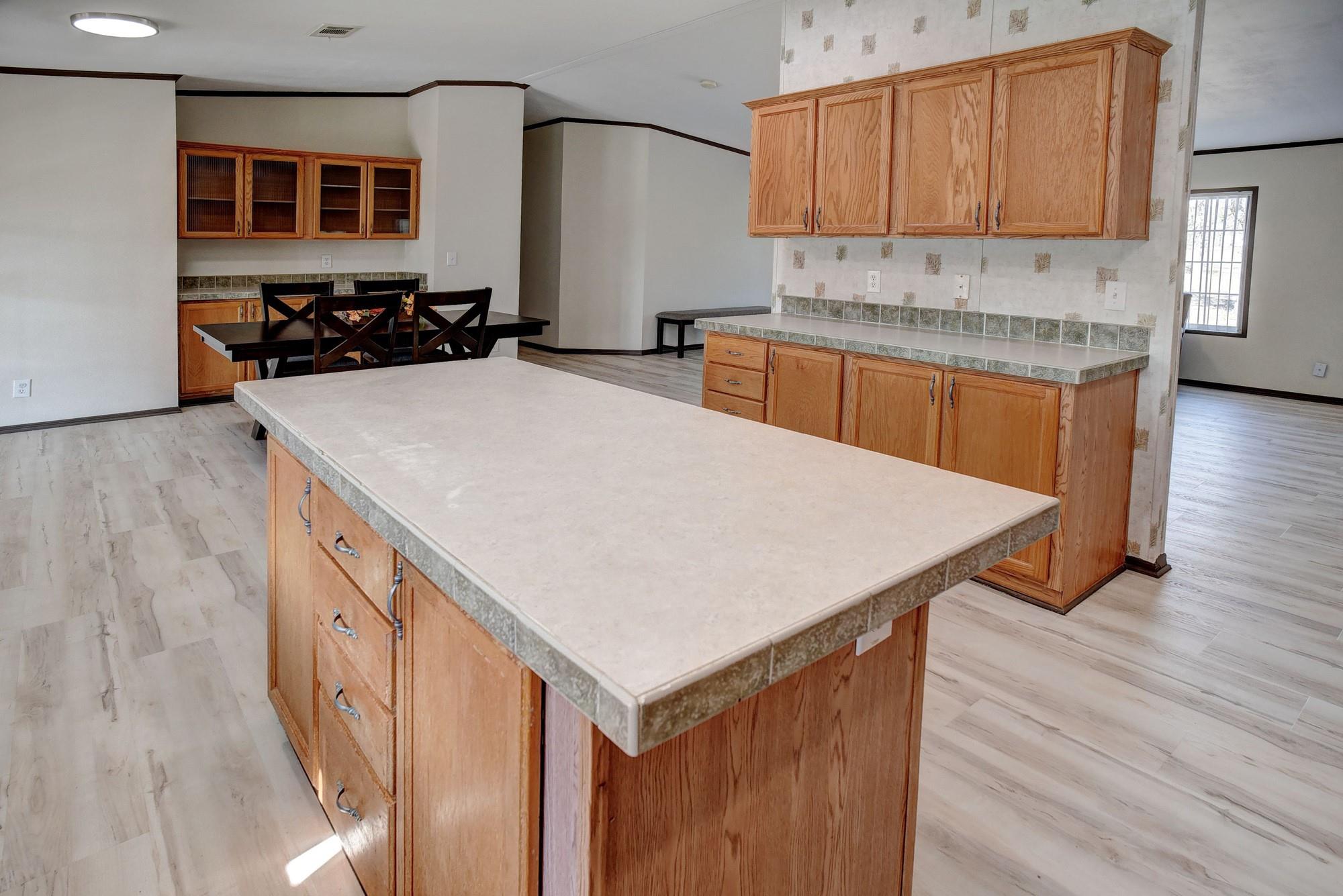 552 S Old Potato Rd, Paige, TX 78659