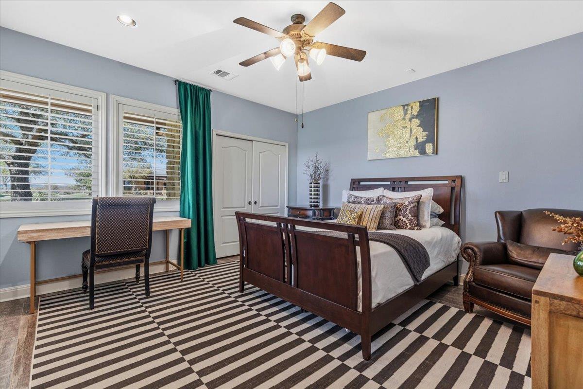 2001 Kahala Sunset Dr, Spicewood, TX 78669