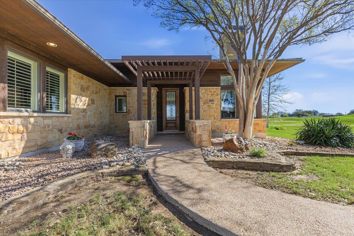 2001 Kahala Sunset Dr, Spicewood, TX 78669