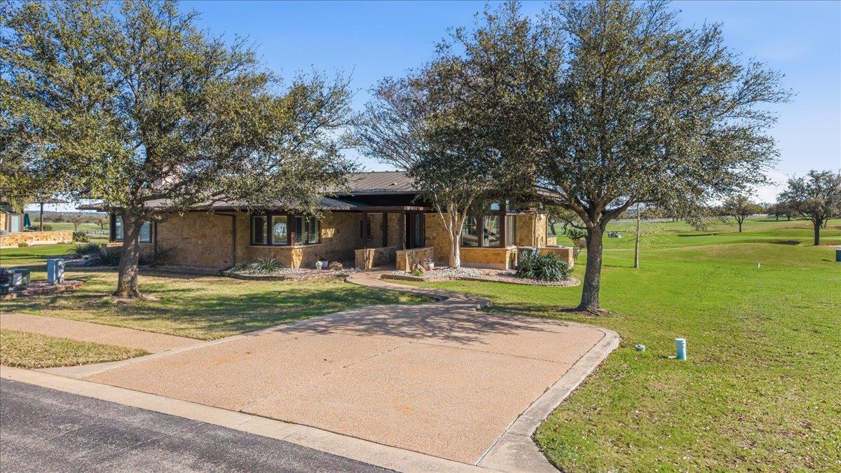 2001 Kahala Sunset Dr, Spicewood, TX 78669