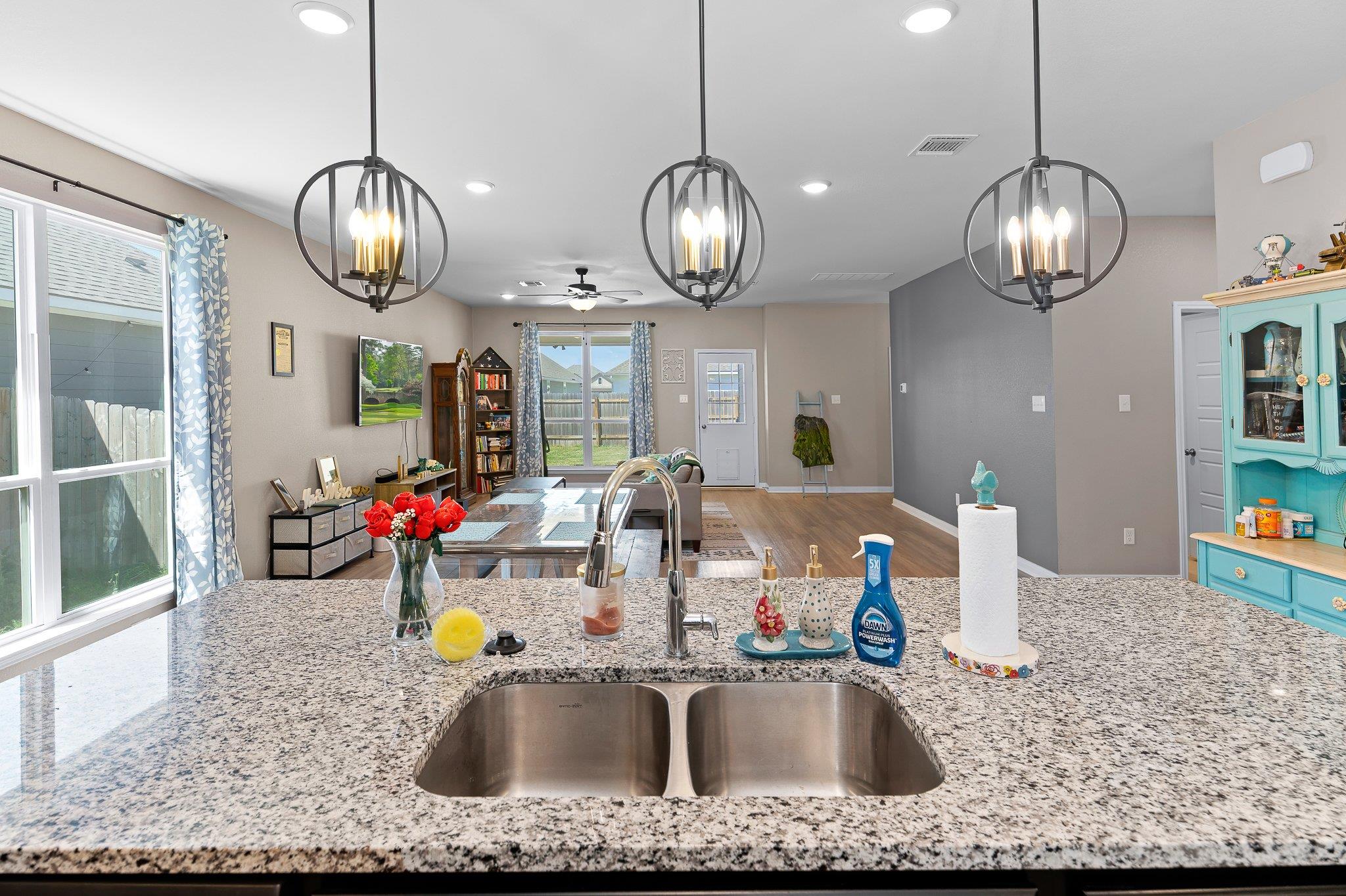 121 Lazy Lizzy Rd, Jarrell, TX 76537