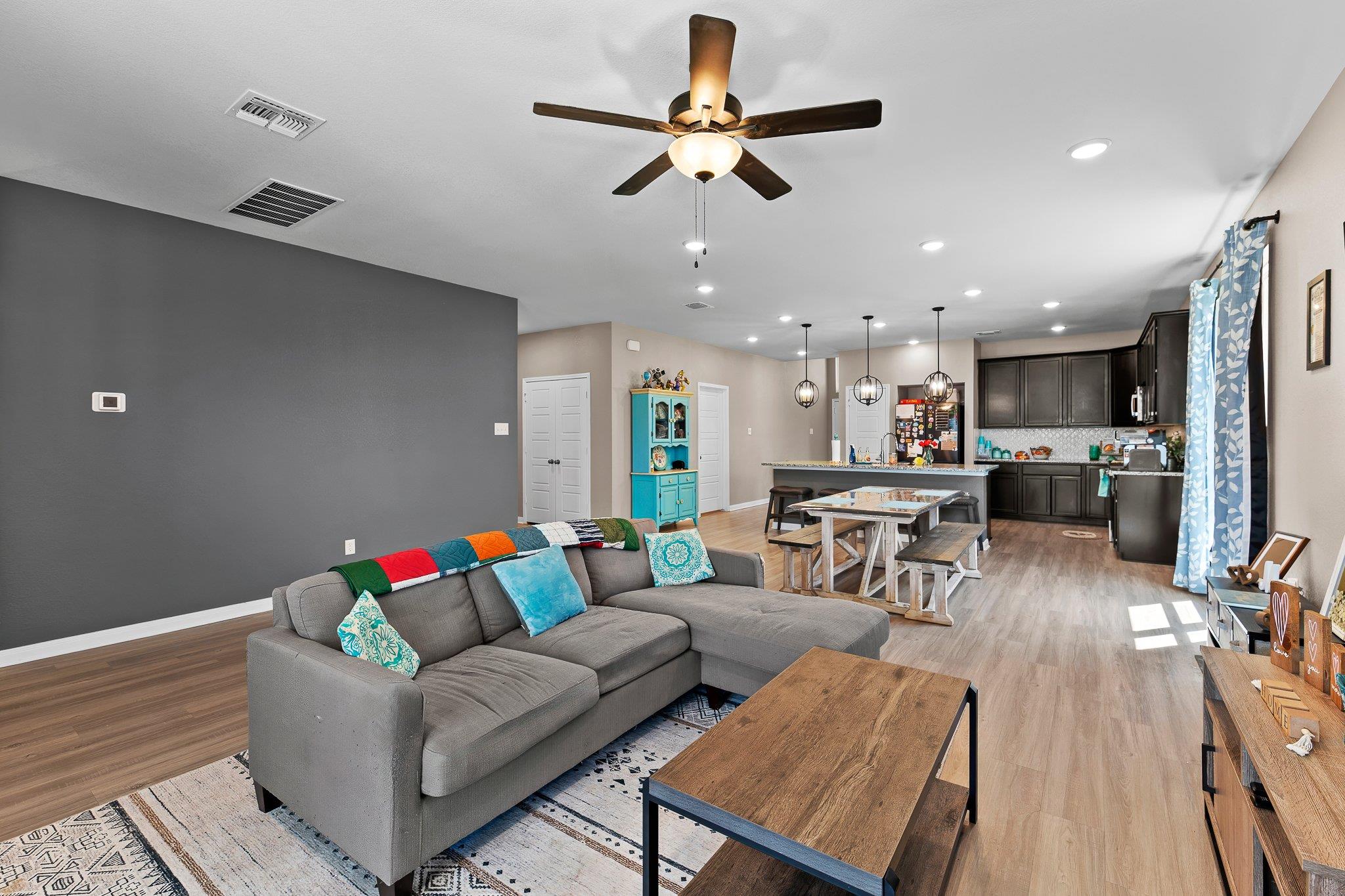 121 Lazy Lizzy Rd, Jarrell, TX 76537